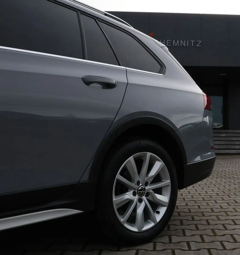 Volkswagen Golf VIII Variant Alltrack 4Motion LED DAB Navi Gris - 2