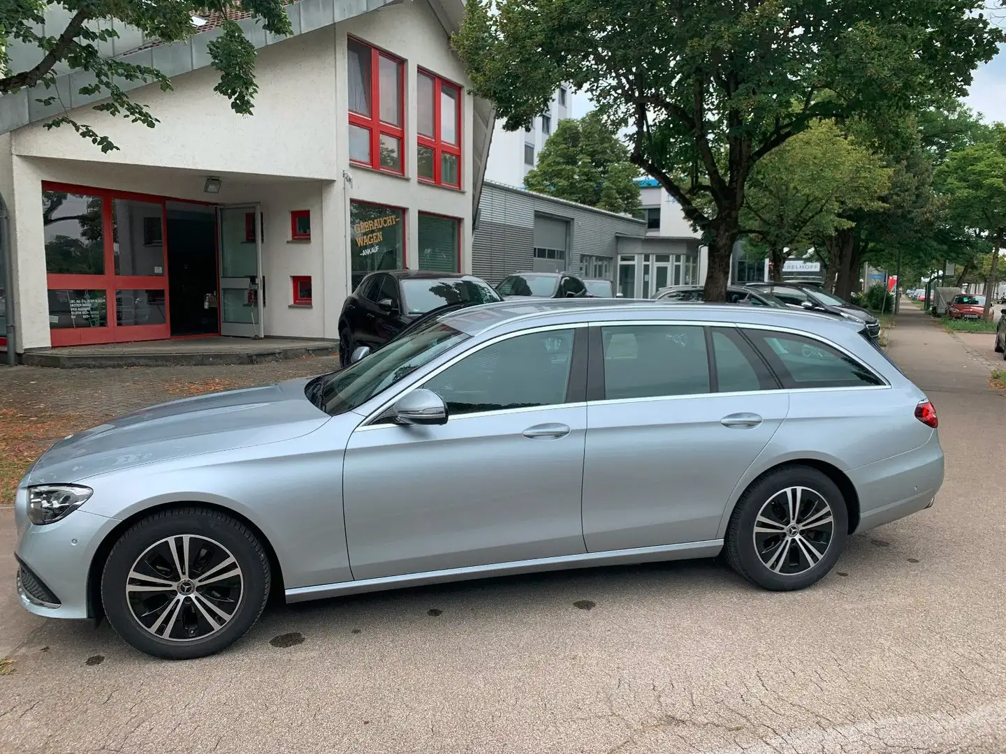 Mercedes-Benz E 220 T d*Avantgarde*MBUX-Premium*Kamera Argento - 1