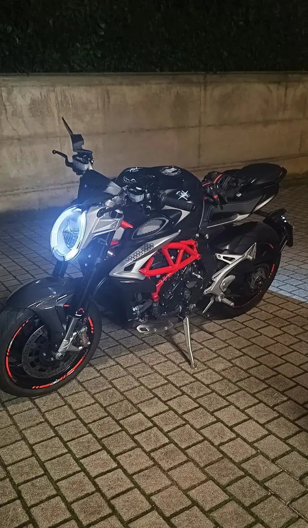 MV Agusta Brutale 800 Grey - 1