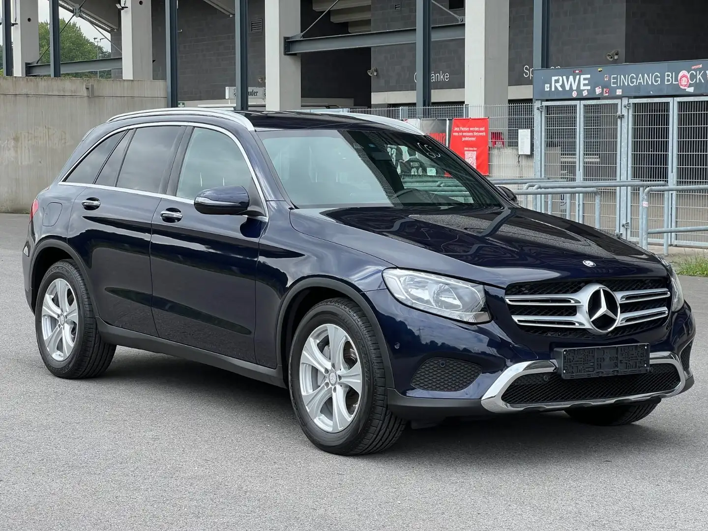 Mercedes-Benz GLC 220 d 4Matic*BURMESTER*KAMERA*TEMPO*AHK* Blau - 1