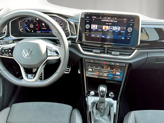 Volkswagen T-Roc view 12