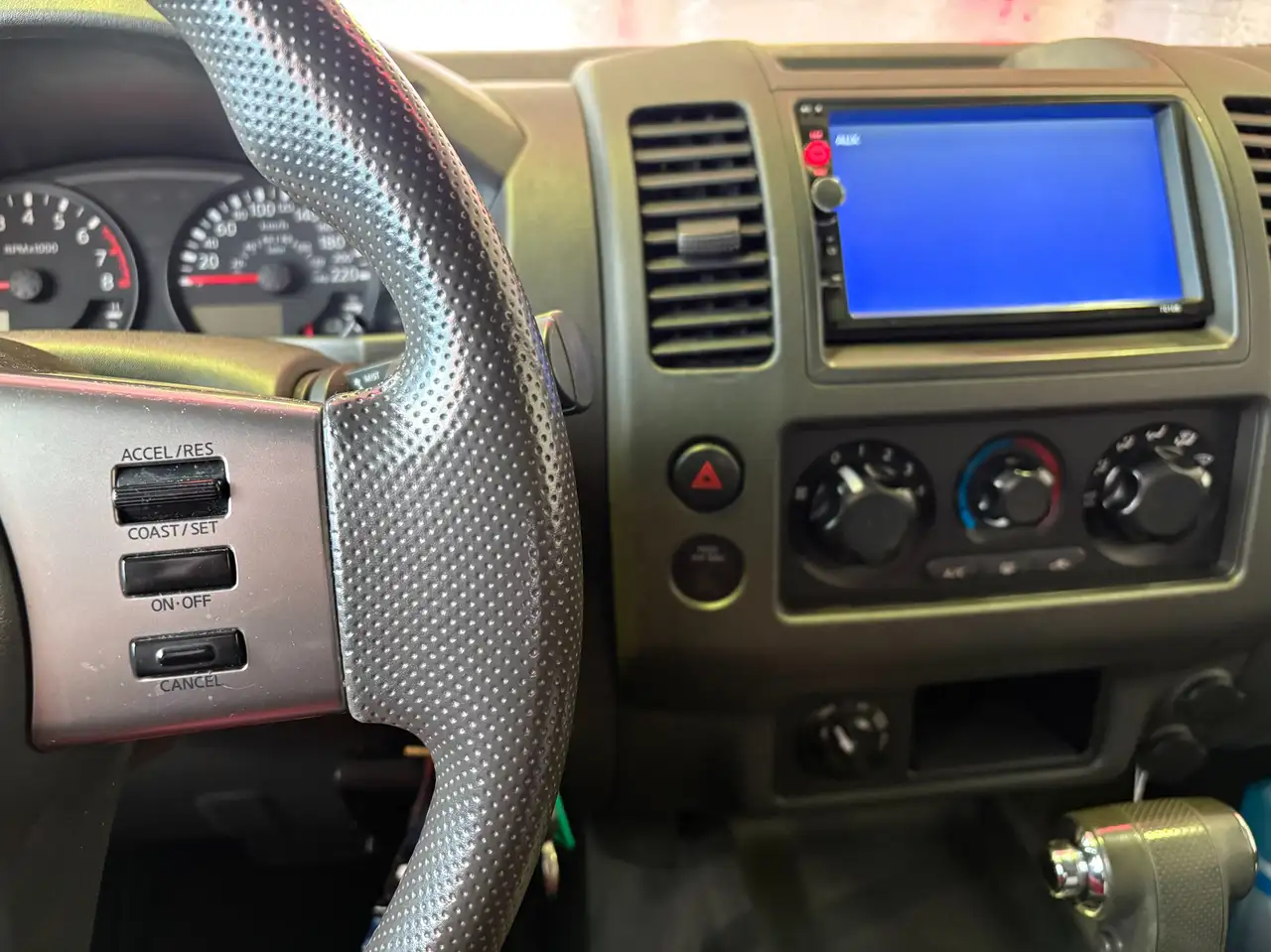 Nissan Frontier снимка Nissan Frontier