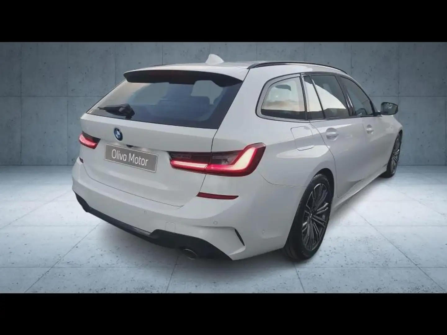 BMW 318 318dA MH 150ch M Sport Gris - 2