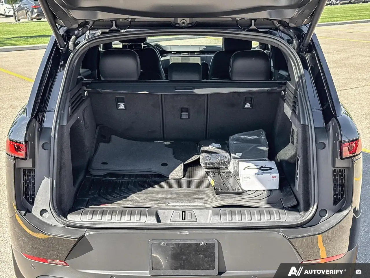 Land Rover Range Rover Sport снимка Land Rover Range Rover Sport