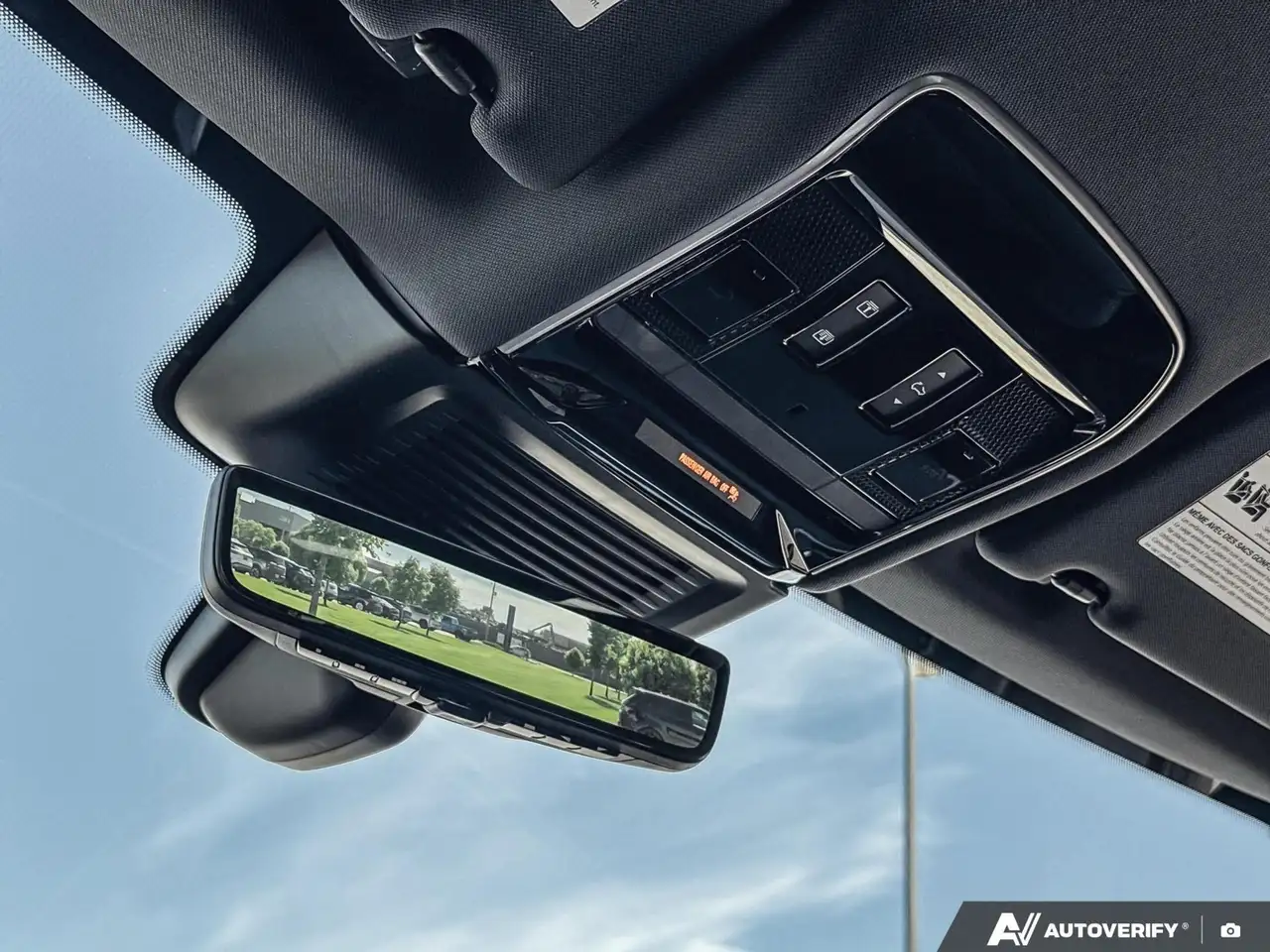 Land Rover Range Rover Sport снимка Land Rover Range Rover Sport