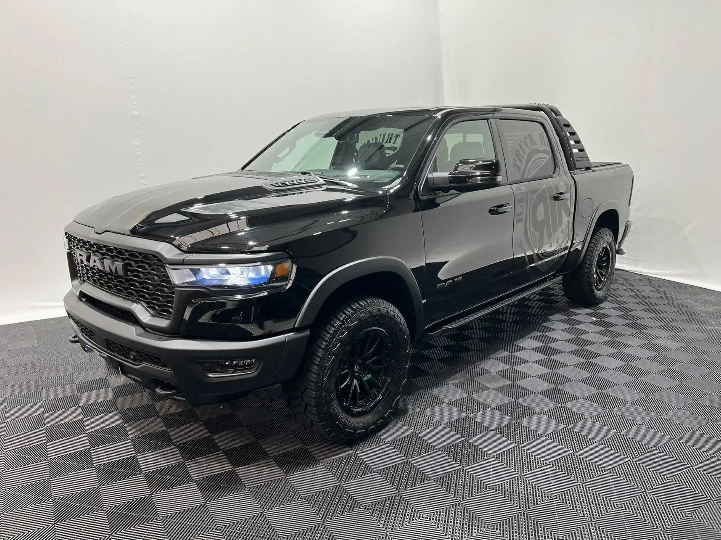 Dodge RAM 1500 Rebel Night Premium 3.0L MY25 RTR Umbau Schwarz - 2
