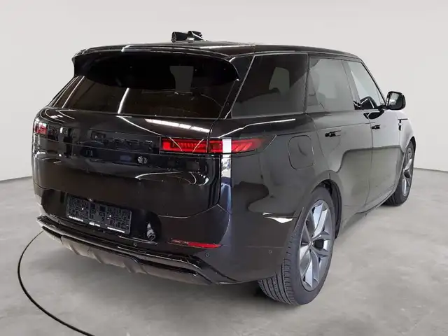 Land Rover Range Rover Sport view 4