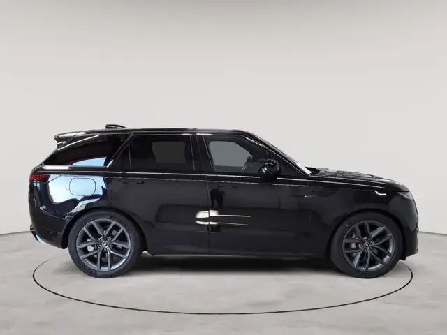 Land Rover Range Rover Sport view 3
