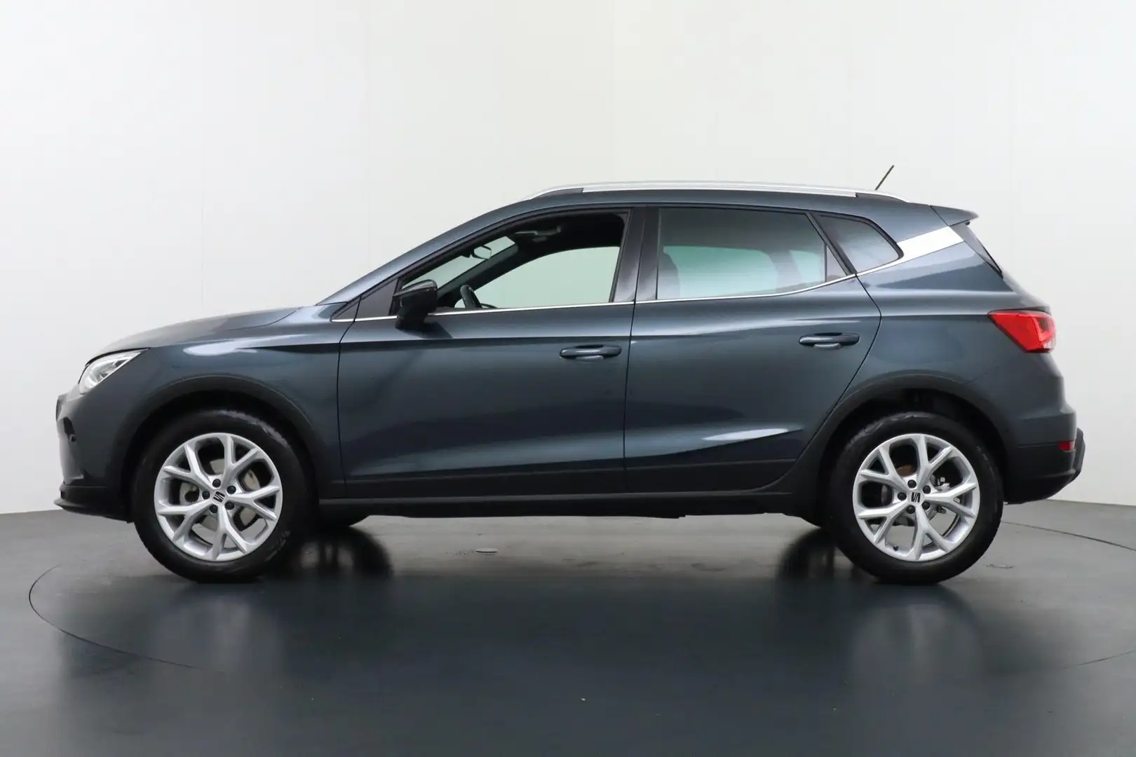 SEAT Arona 1.0 TSI FR Business Connect Full Options Grijs - 2