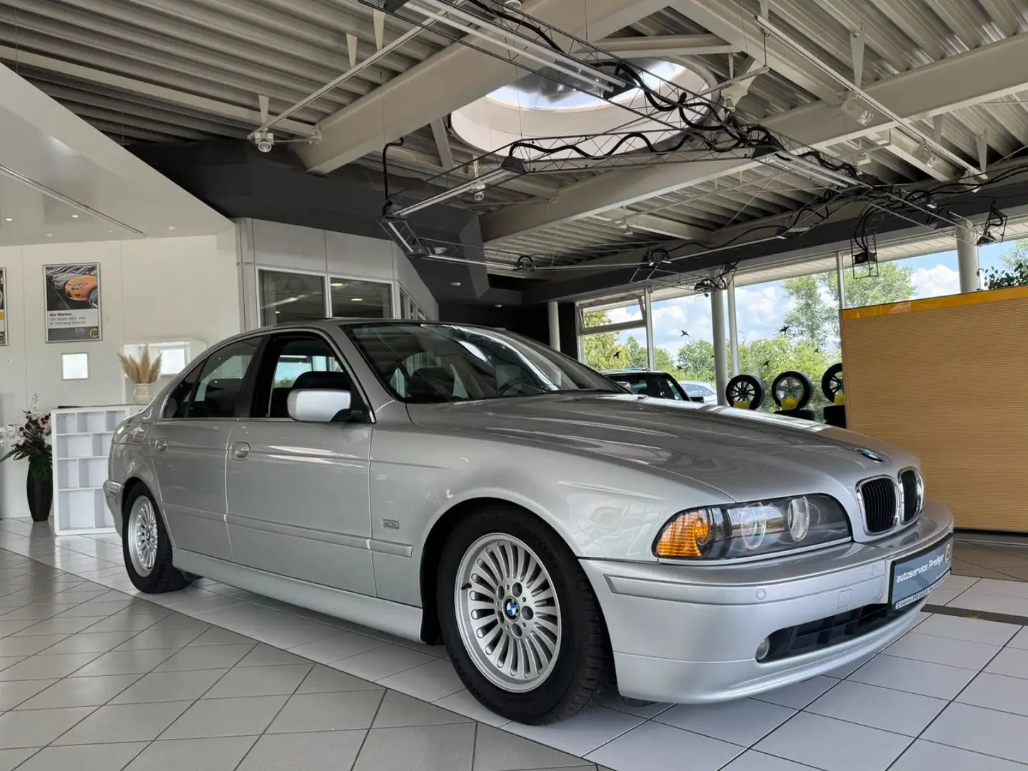 BMW 520 i*XENON+LEDER+TEMPOMAT+PDC+SITZHEIZUNG* Silber - 2