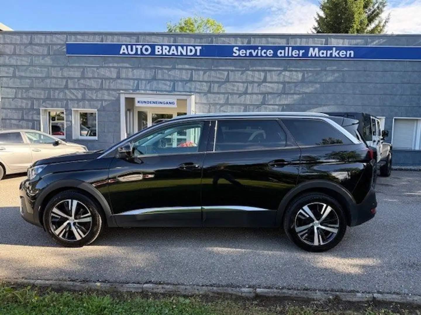 Peugeot 5008 Diesel 1,5 Blue HDI 130 S&S EAT8 Allure Aut. Schwarz - 1