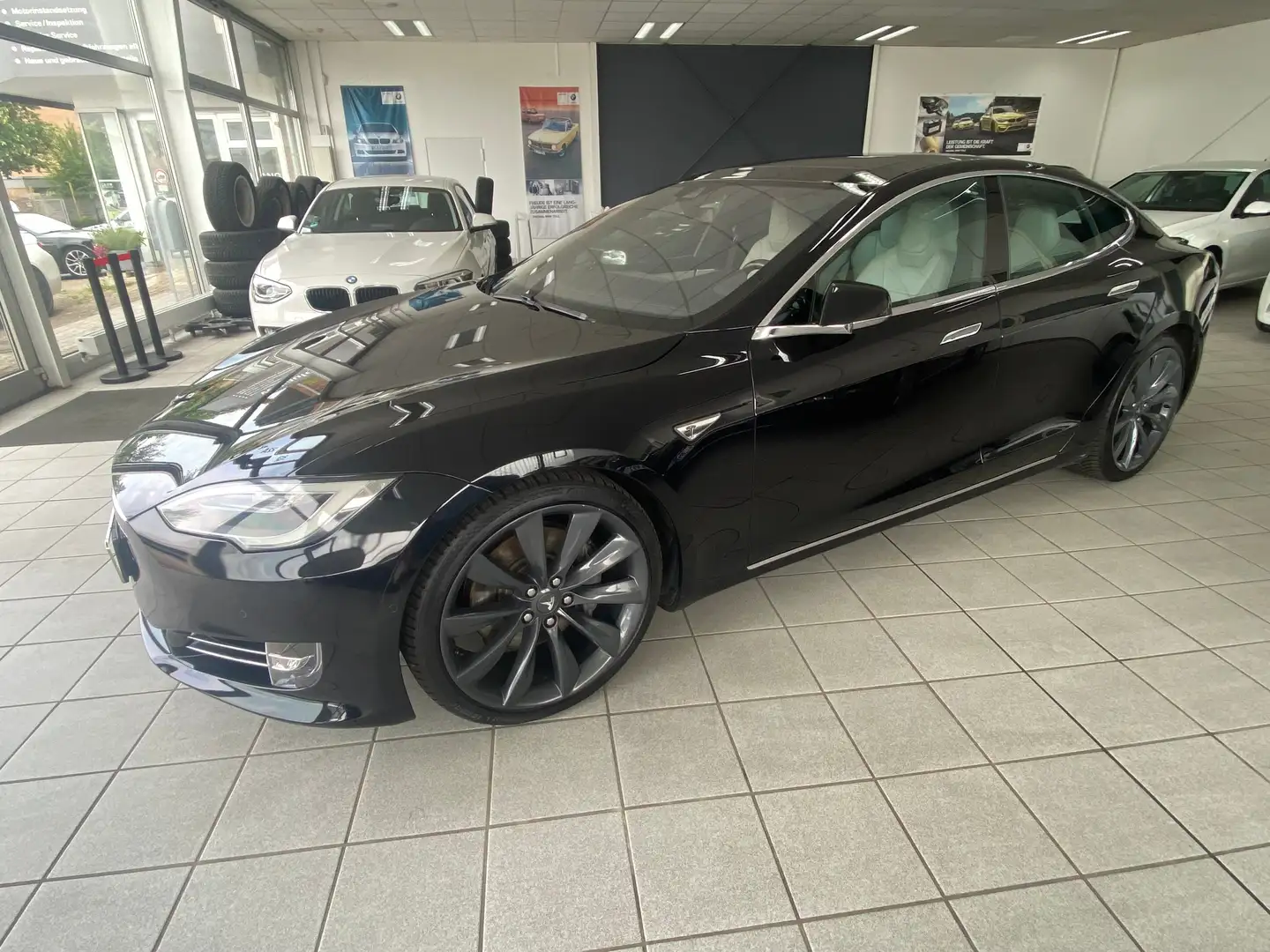 Tesla Model S 90D Allrad Fahrzeuggebundender Free SUPERCHARGER Fekete - 2