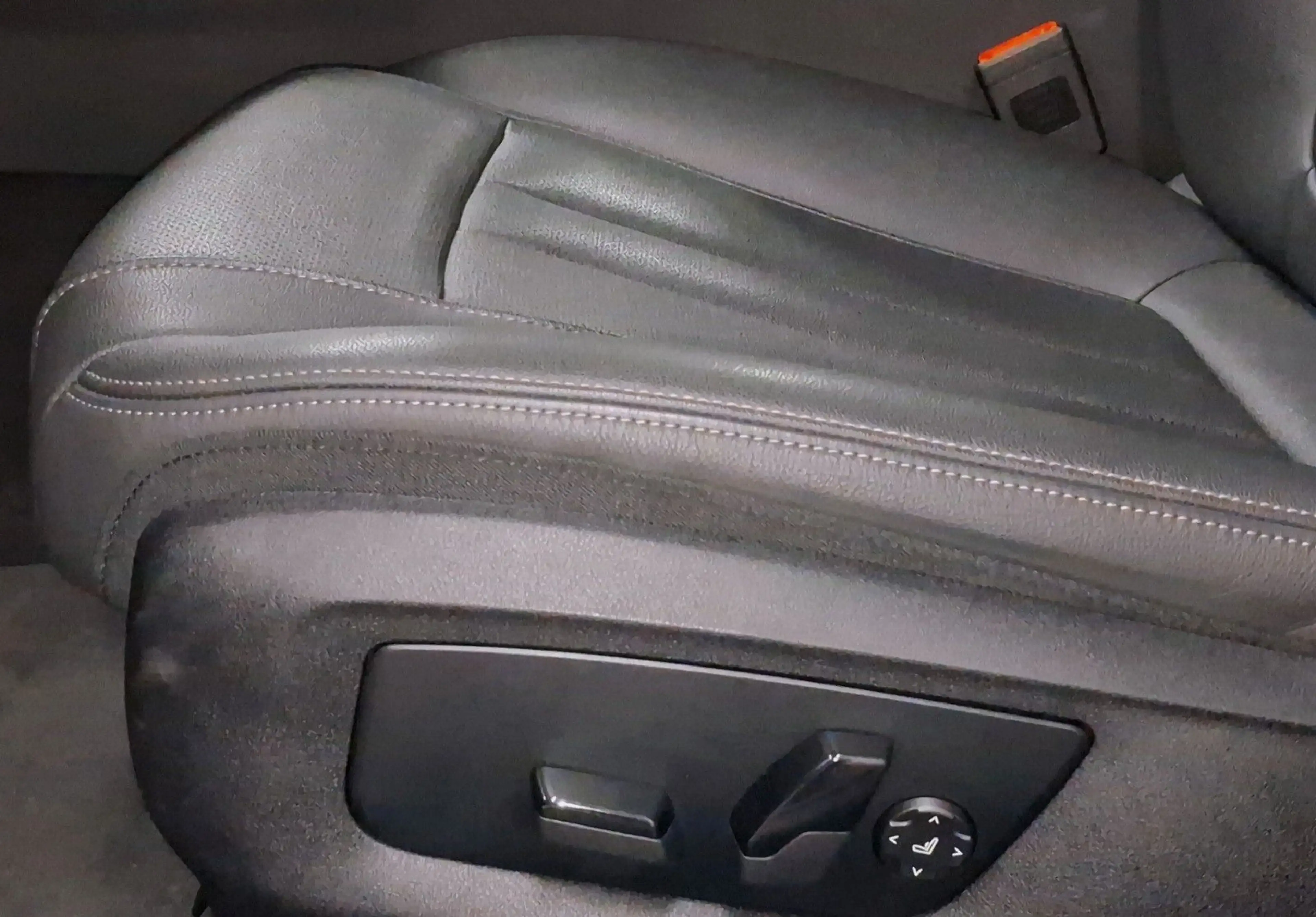 BMW 520 d Touring Aut.,Navi,Leder,LED,ACC,AHK,S-Heft — photo 12