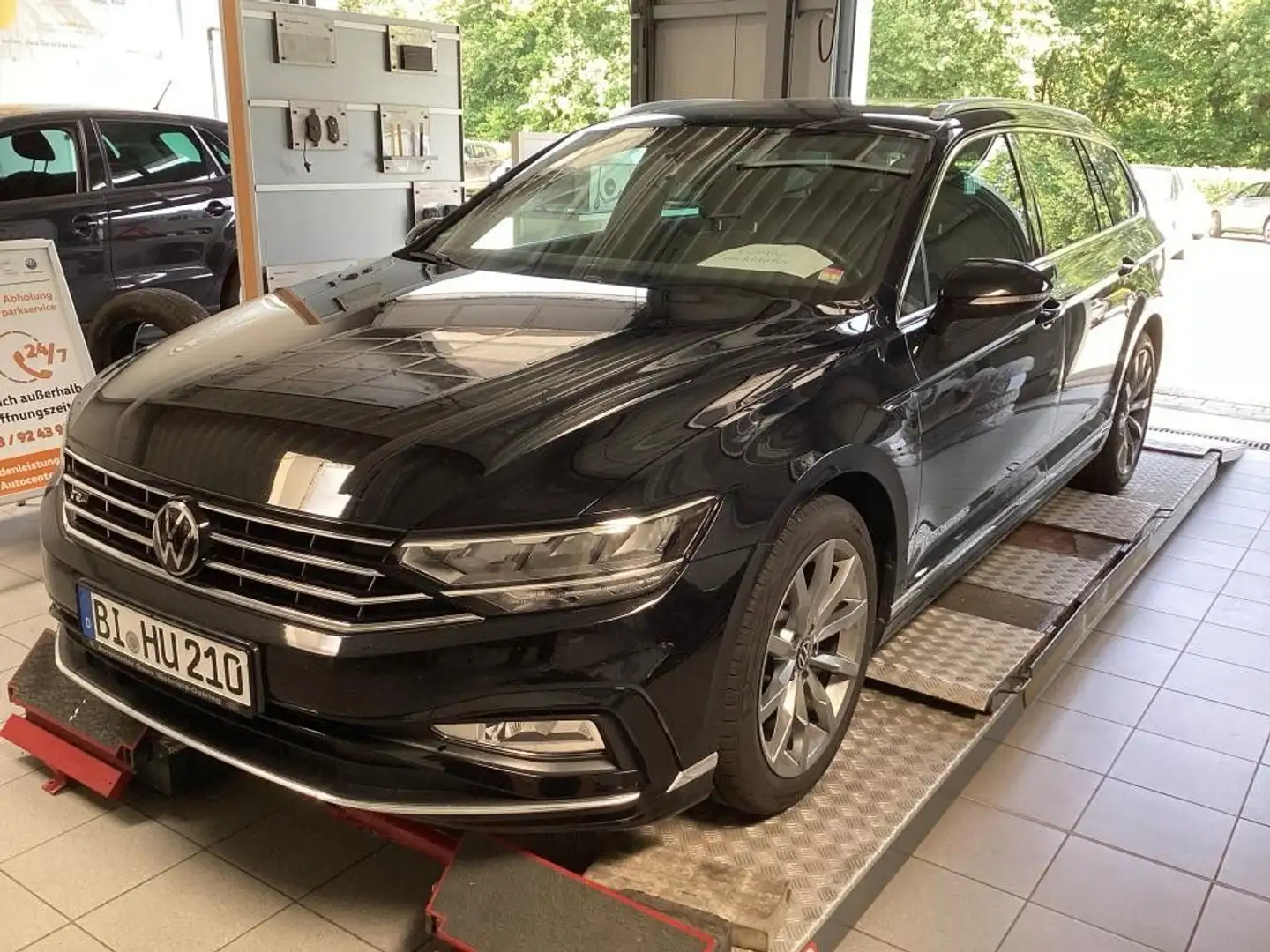 Volkswagen Passat 2.0 TDI R-Line*DSG*PANO*LED*R.KAMERA* Schwarz - 1