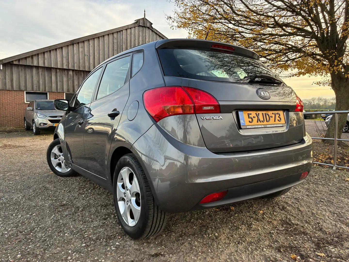 Kia Venga 1.4 CVVT Seven | 45.000 km | Pano/schuif dak + Cli Grijs - 2