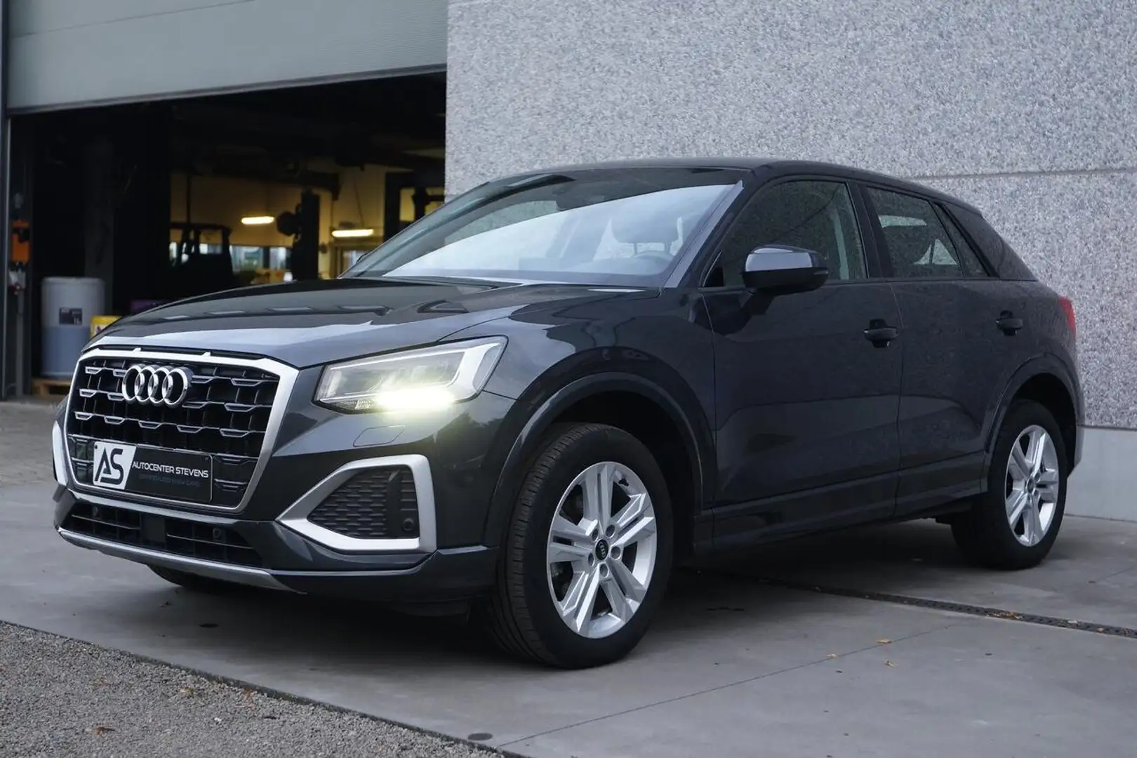 Audi Q2 Q2 30 TFSI Grau - 2