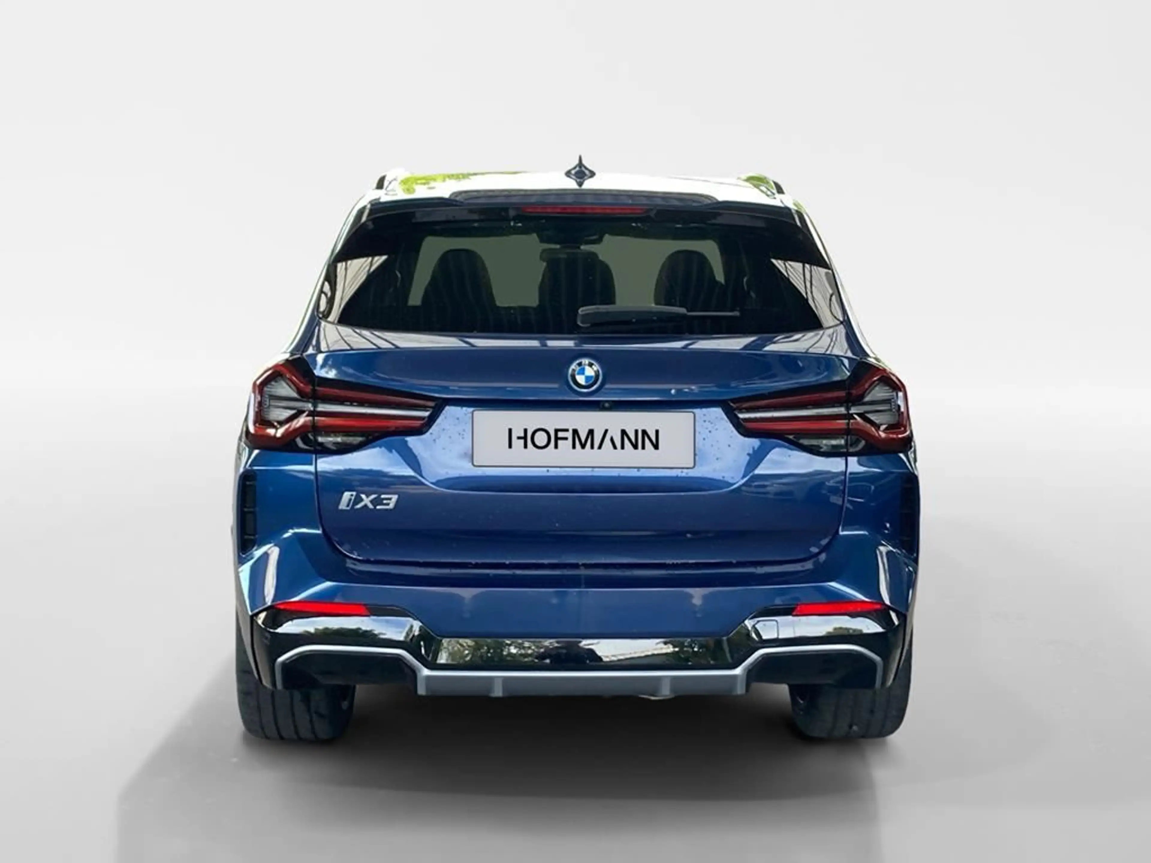 BMW iX3 Impressive — photo 8