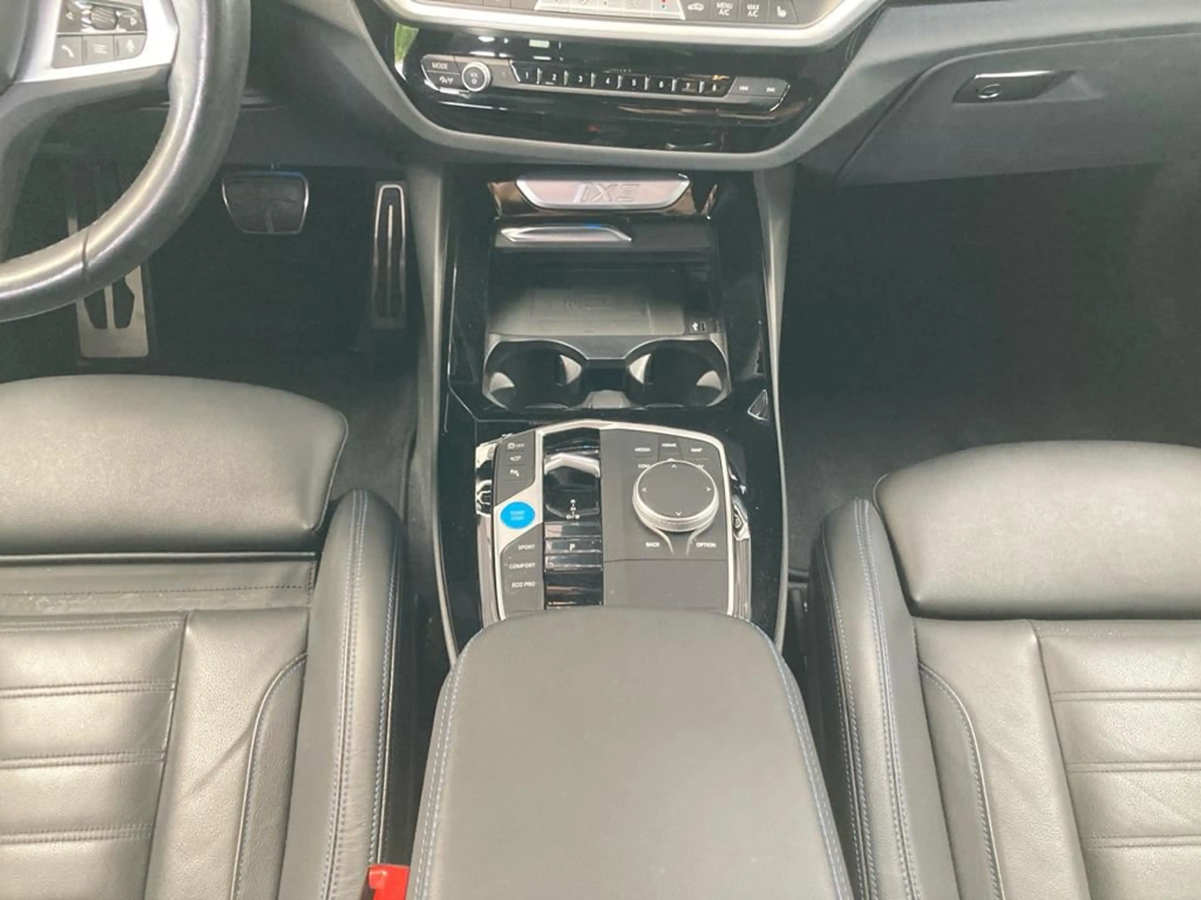 BMW iX3 Impressive — photo 12