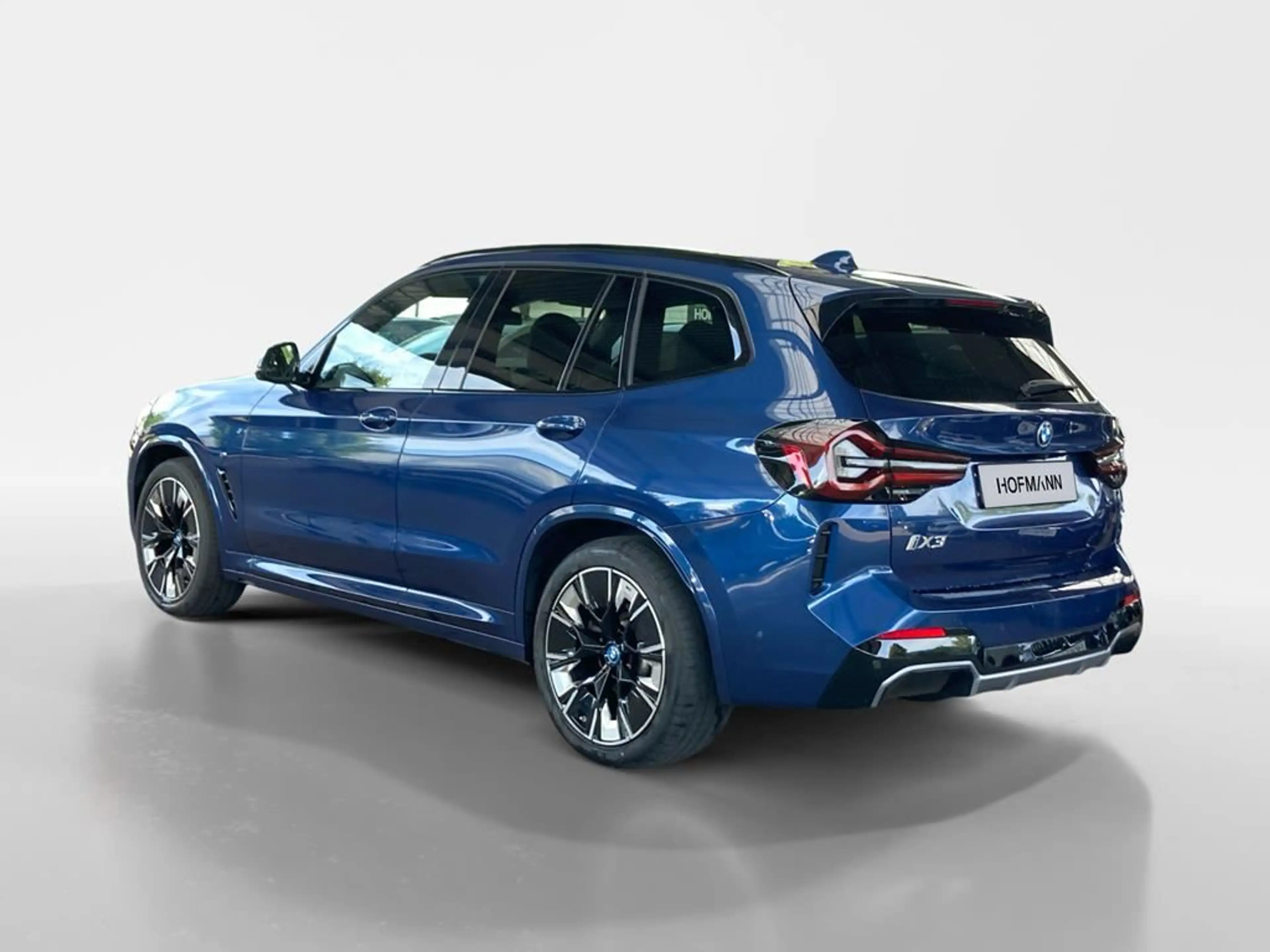 BMW iX3 Impressive — photo 7