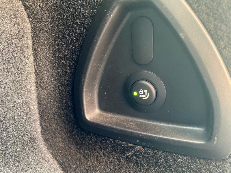 BMW 545 e xDrive Limousine — photo 13