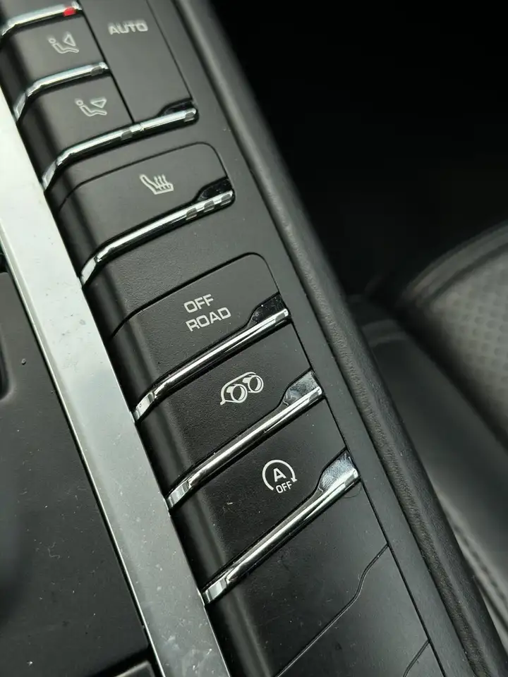 PORSCHE MACAN 3.6 TURBO 400CH 4X4 BVA - CAMÉRA D'AIDE AU STATIONNEMENT - HAYON ARRIÈRE ÉLECTRIQUE - SELLERIE CUIR - SPORTCHRONO - BOSE