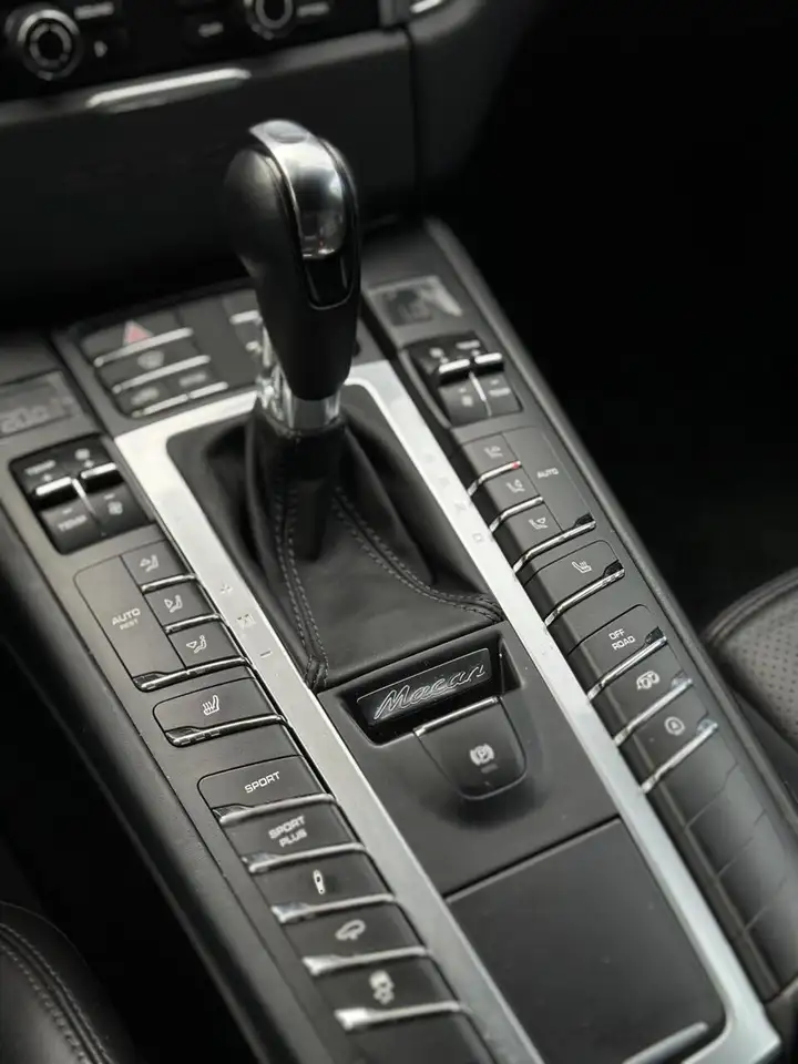 PORSCHE MACAN 3.6 TURBO 400CH 4X4 BVA - CAMÉRA D'AIDE AU STATIONNEMENT - HAYON ARRIÈRE ÉLECTRIQUE - SELLERIE CUIR - SPORTCHRONO - BOSE