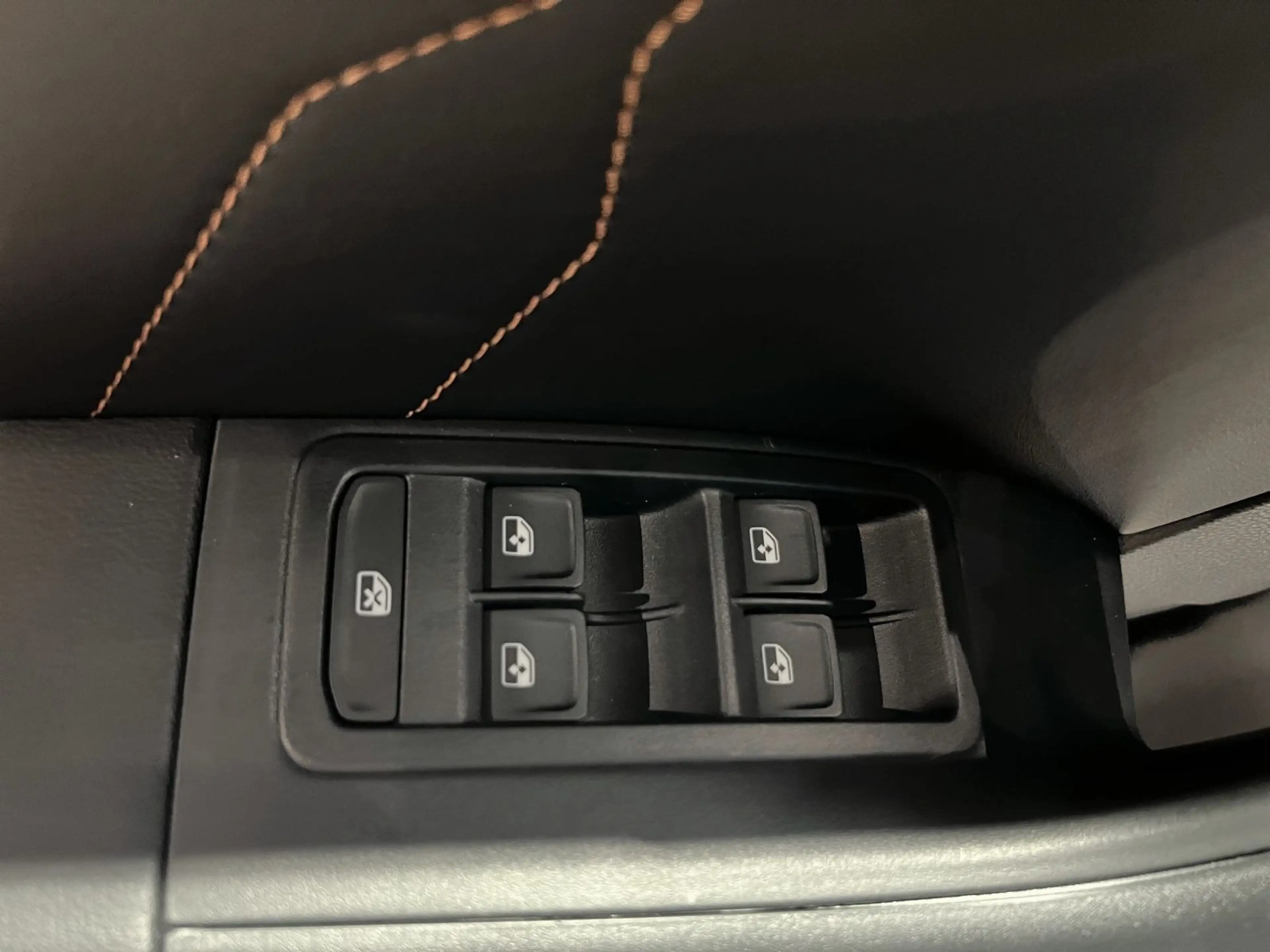 CUPRA Ateca 2.0 TSI DSG VZ 4DRIVE AREA VIEW NAVI AHK B — photo 8