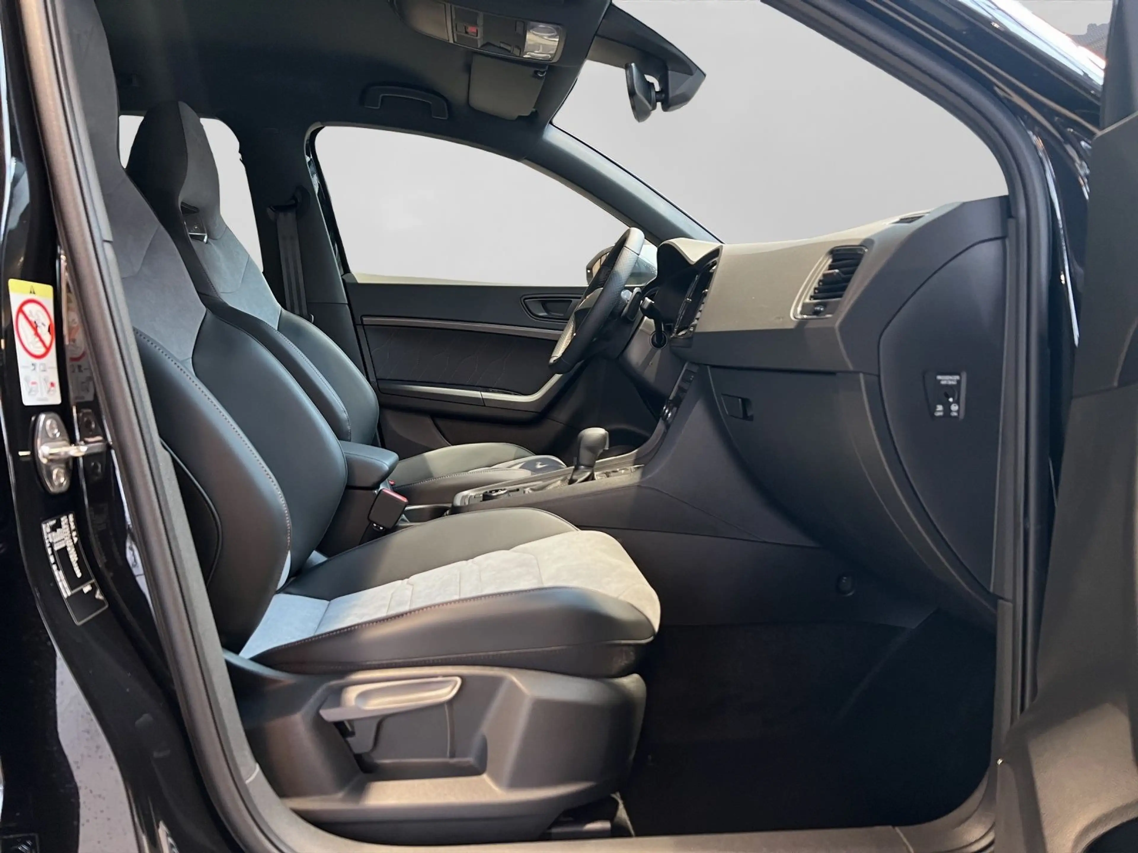 CUPRA Ateca 2.0 TSI DSG VZ 4DRIVE AREA VIEW NAVI AHK B — photo 4