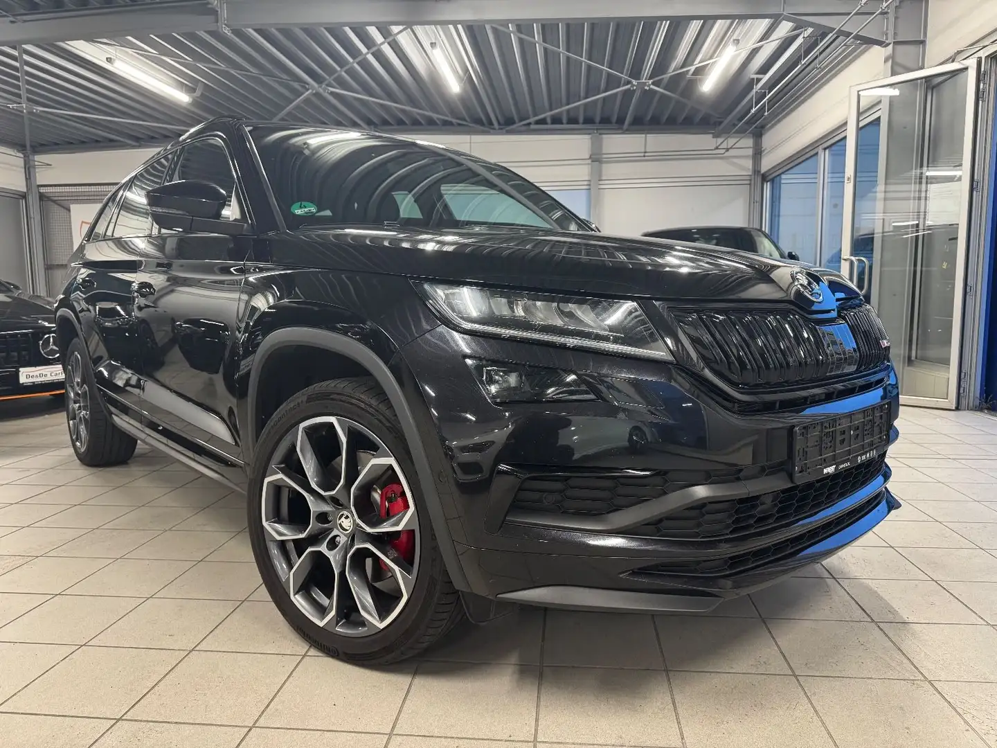 Skoda Kodiaq RS 4x4*DSG*20 Zoll*LED*NAVI Schwarz - 1