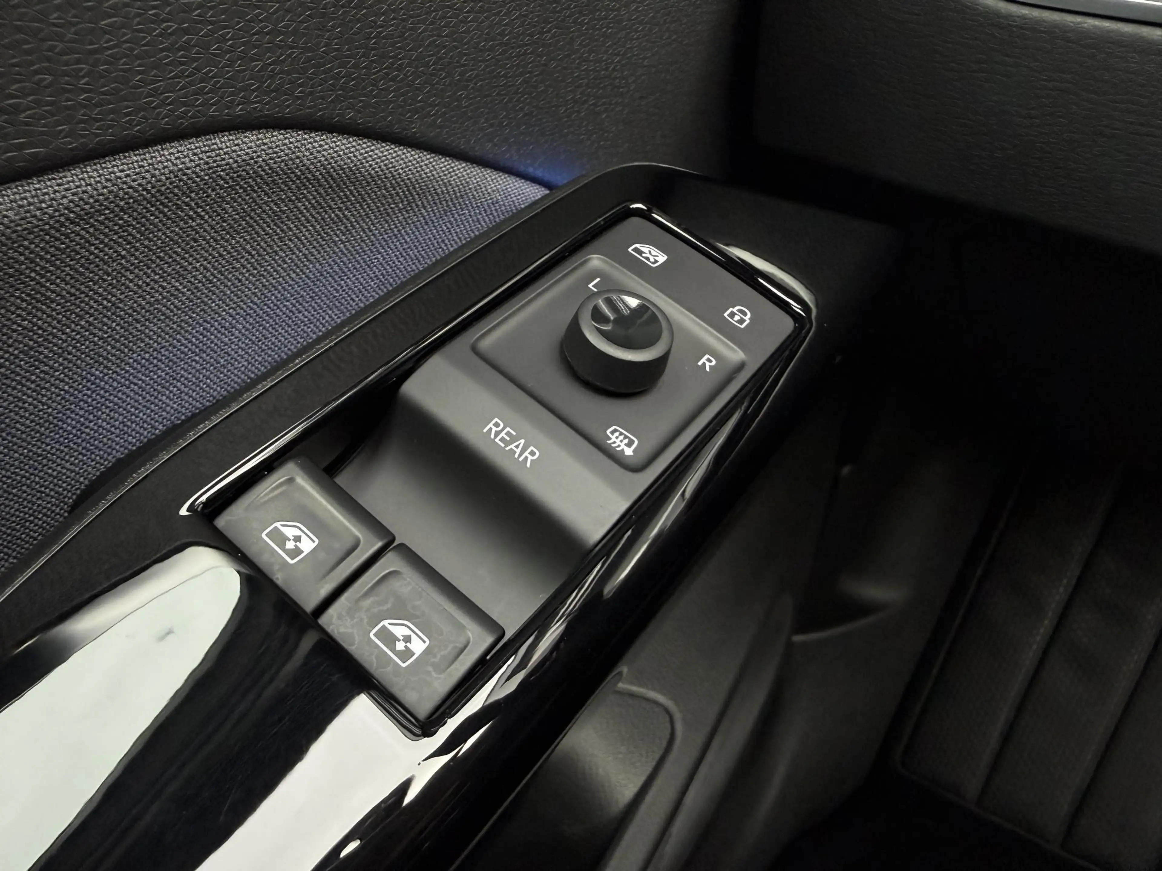 Volkswagen ID.3 First 58 kWh ✓SOH 90.4% ✓Full LED ✓Sfeerverlichtin — photo 11