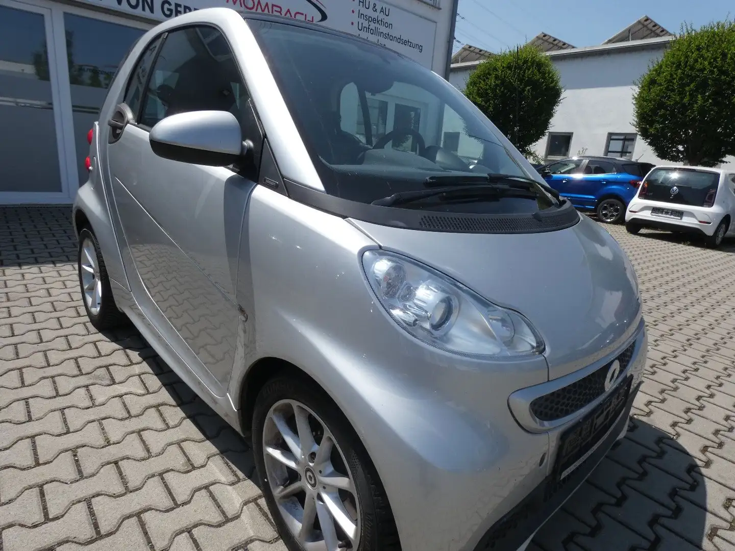 smart forTwo fortwo coupe Micro Hybrid Drive 52kW Silber - 1