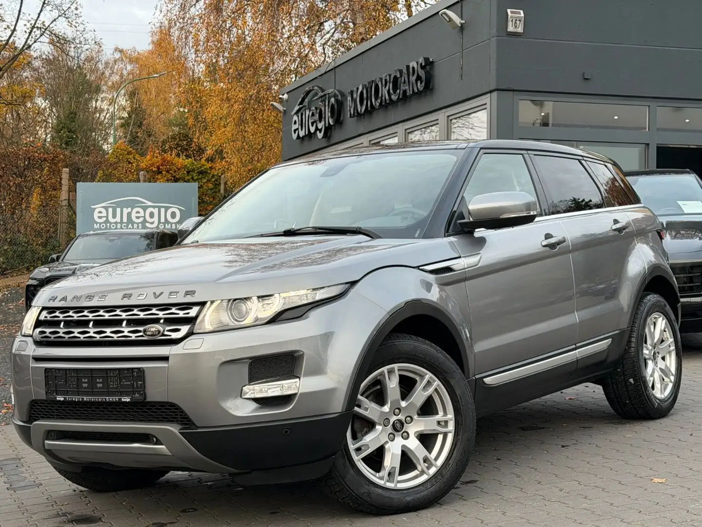 Land Rover Range Rover Evoque Aut. 1 Hand - Panorama /// Grau - 1