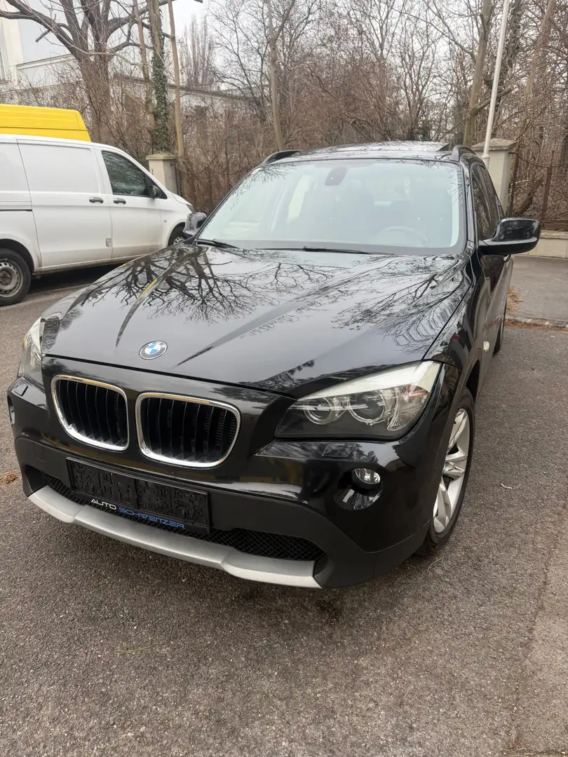 BMW X1 Schwarz - 1