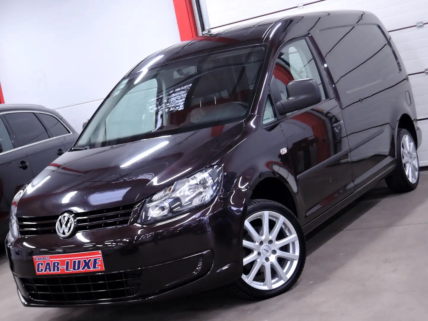 Volkswagen Caddy Bestelwagen in Paars tweedehands in Sombreffe voor €  12.450,-