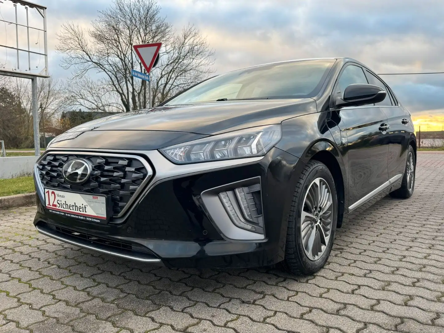 Hyundai IONIQ Ioniq Premium Plug-In Hybrid Schwarz - 1