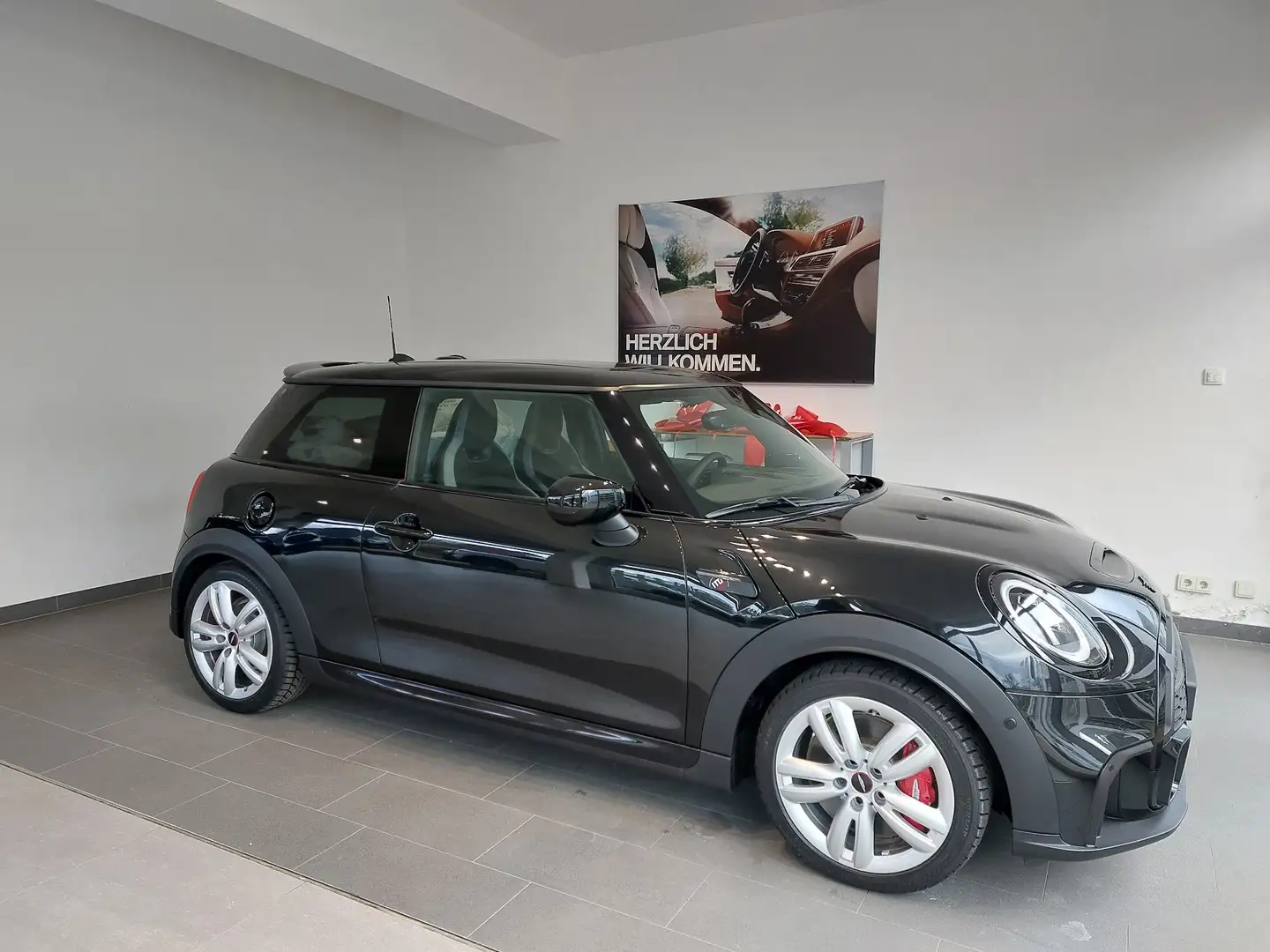MINI John Cooper Works 1to6 Edition limitiertes Sondermodell Schwarz - 1