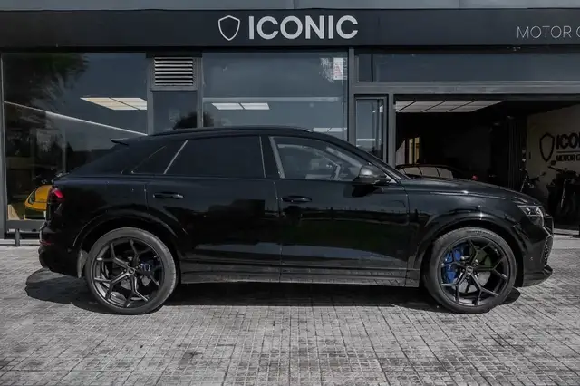 Audi RS Q8 view 7