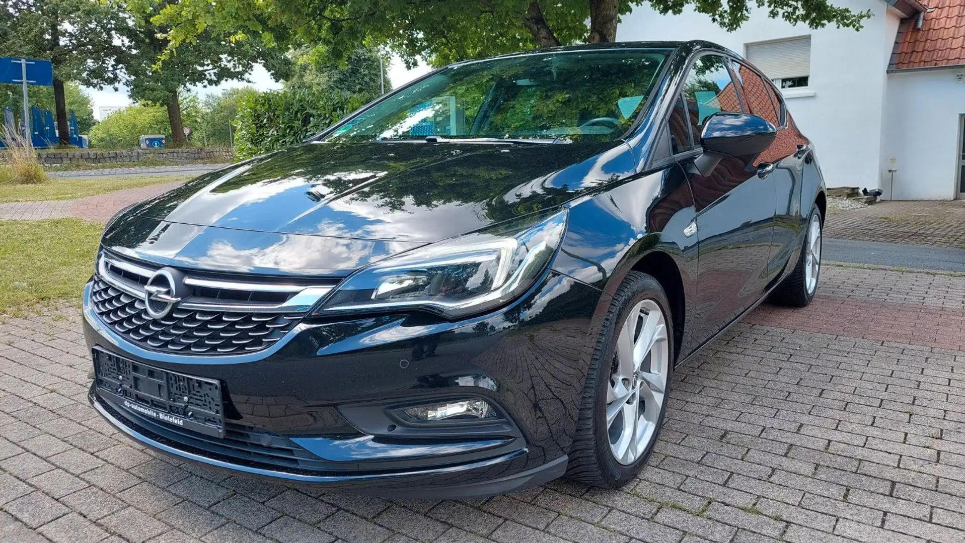Opel Astra 1.4 Turbo 92kW Navi-Kamera-AHK-17"-TOP Noir - 1