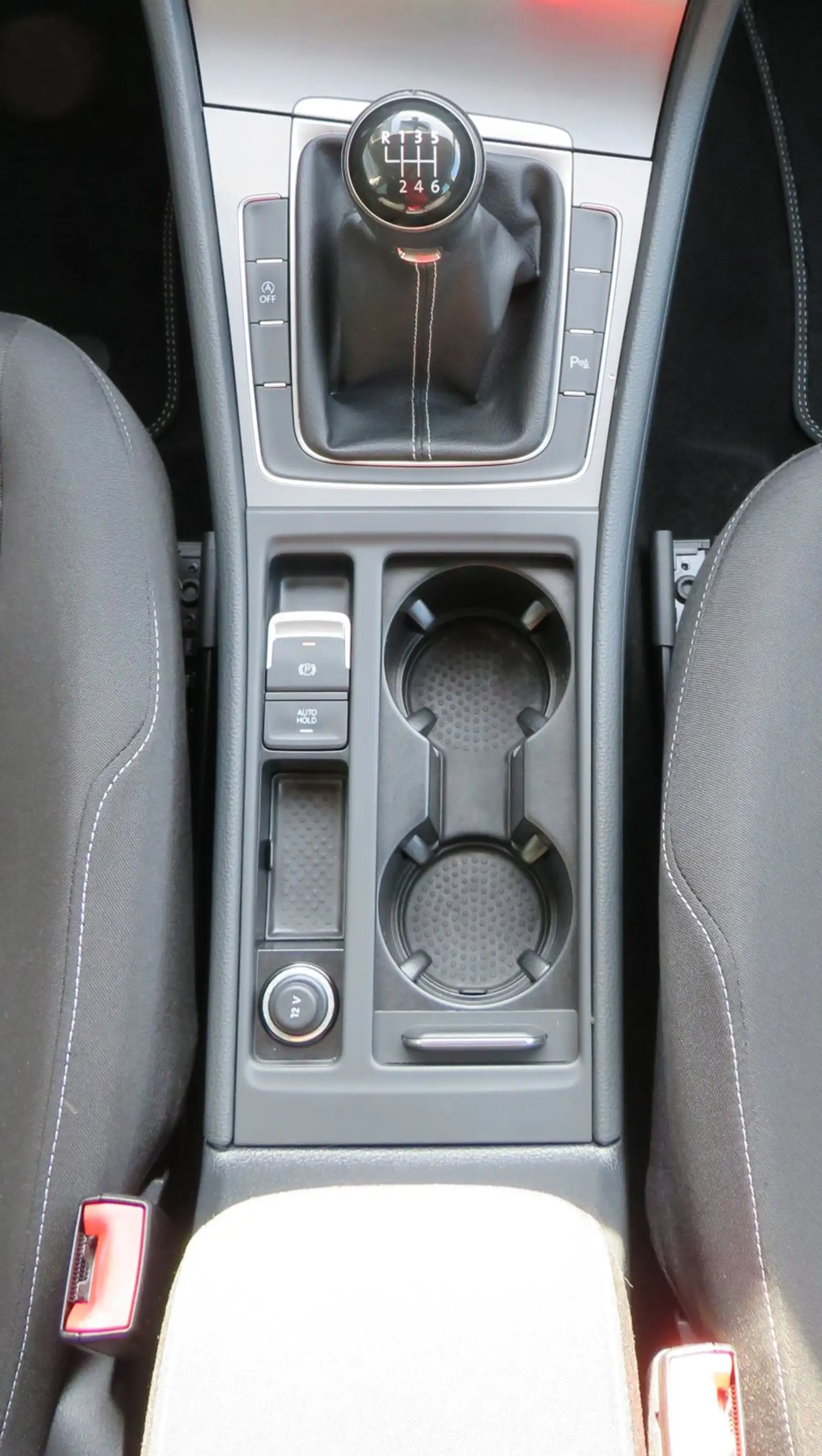 Volkswagen Golf 1.2 TSI Lounge  NAVI/pdc v&ht. — photo 7
