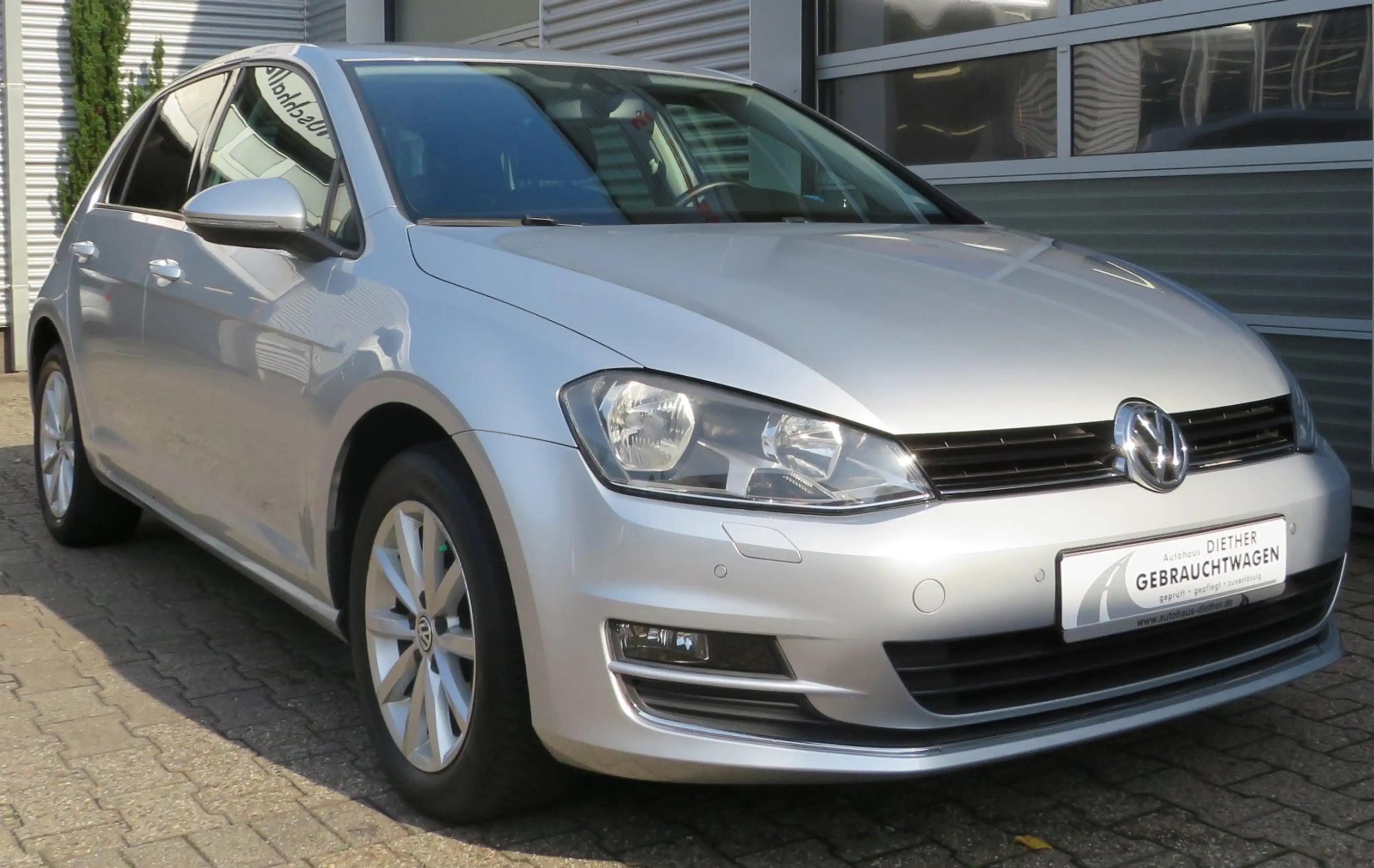 Volkswagen Golf 1.2 TSI Lounge  NAVI/pdc v&ht. — photo 2