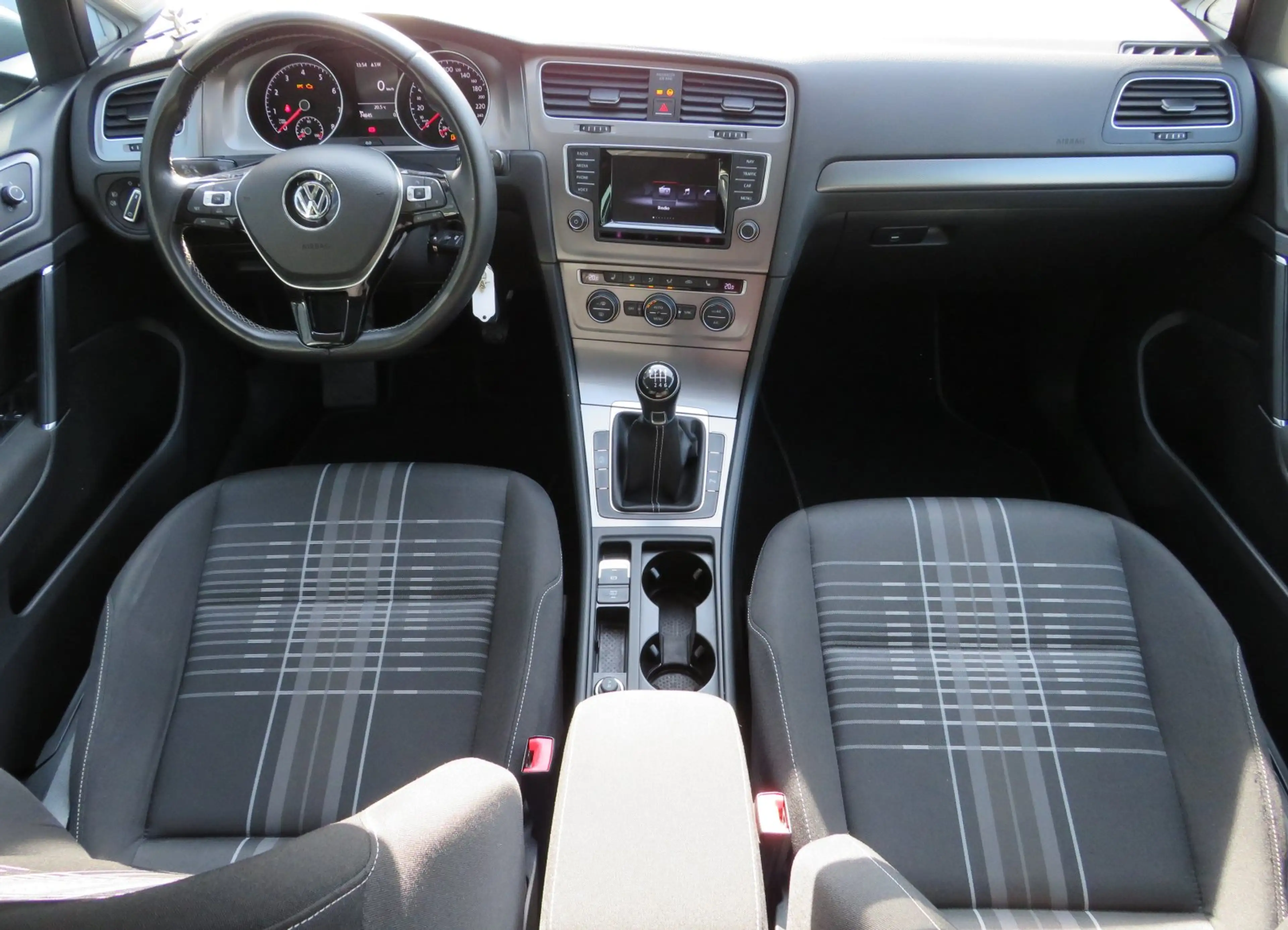 Volkswagen Golf 1.2 TSI Lounge  NAVI/pdc v&ht. — photo 6
