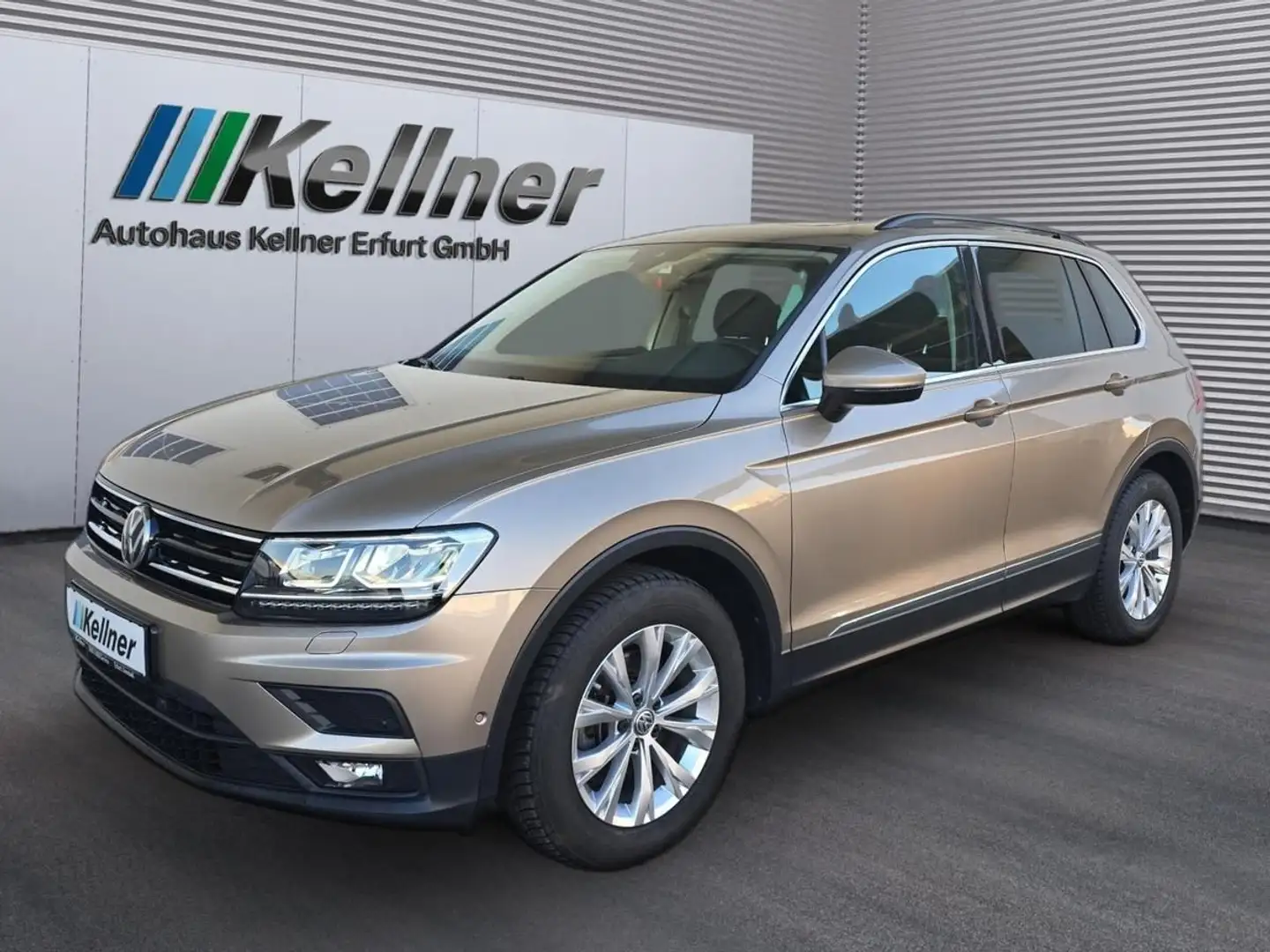 Volkswagen Tiguan 2.0 TDI DSG AHK+ACC+Navi+Parkassist Beige - 2