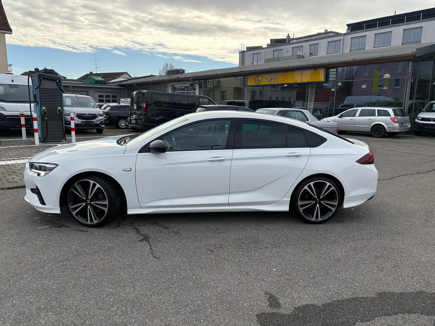 Opel Insignia GS 2.0 Turbo Ultimate Automatik Weiß - 2