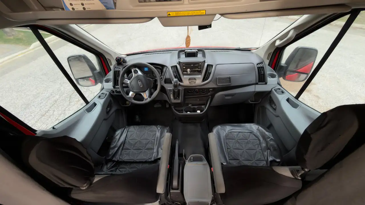 Ford Transit Cargo Van снимка Ford Transit Cargo Van