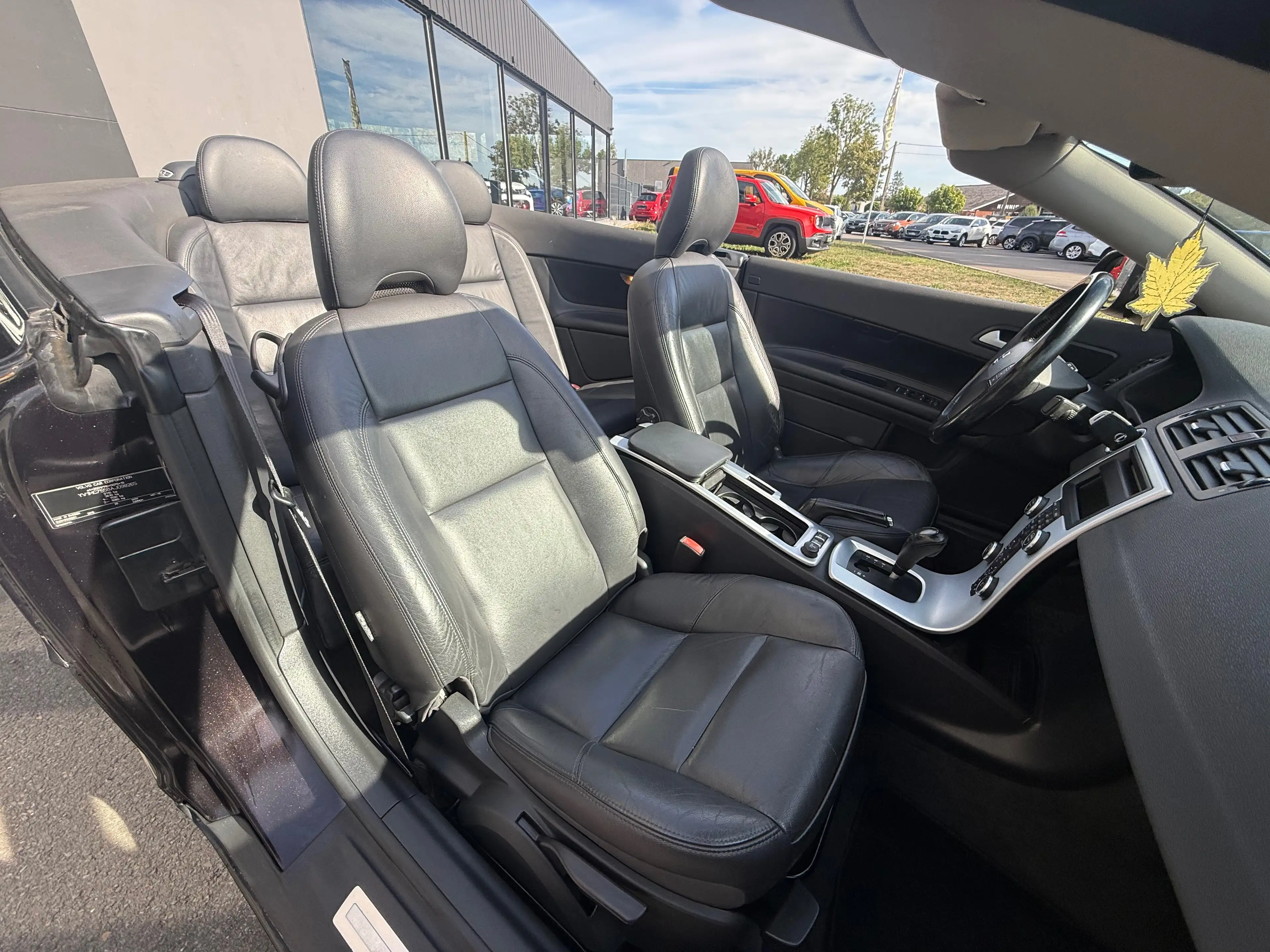 Volvo C70 C70 Cabriolet 2.0D BOÎTE AUTO,SIÈGES CHAUFFANTS,CRUISE,CLIM,RADIO… — photo 7
