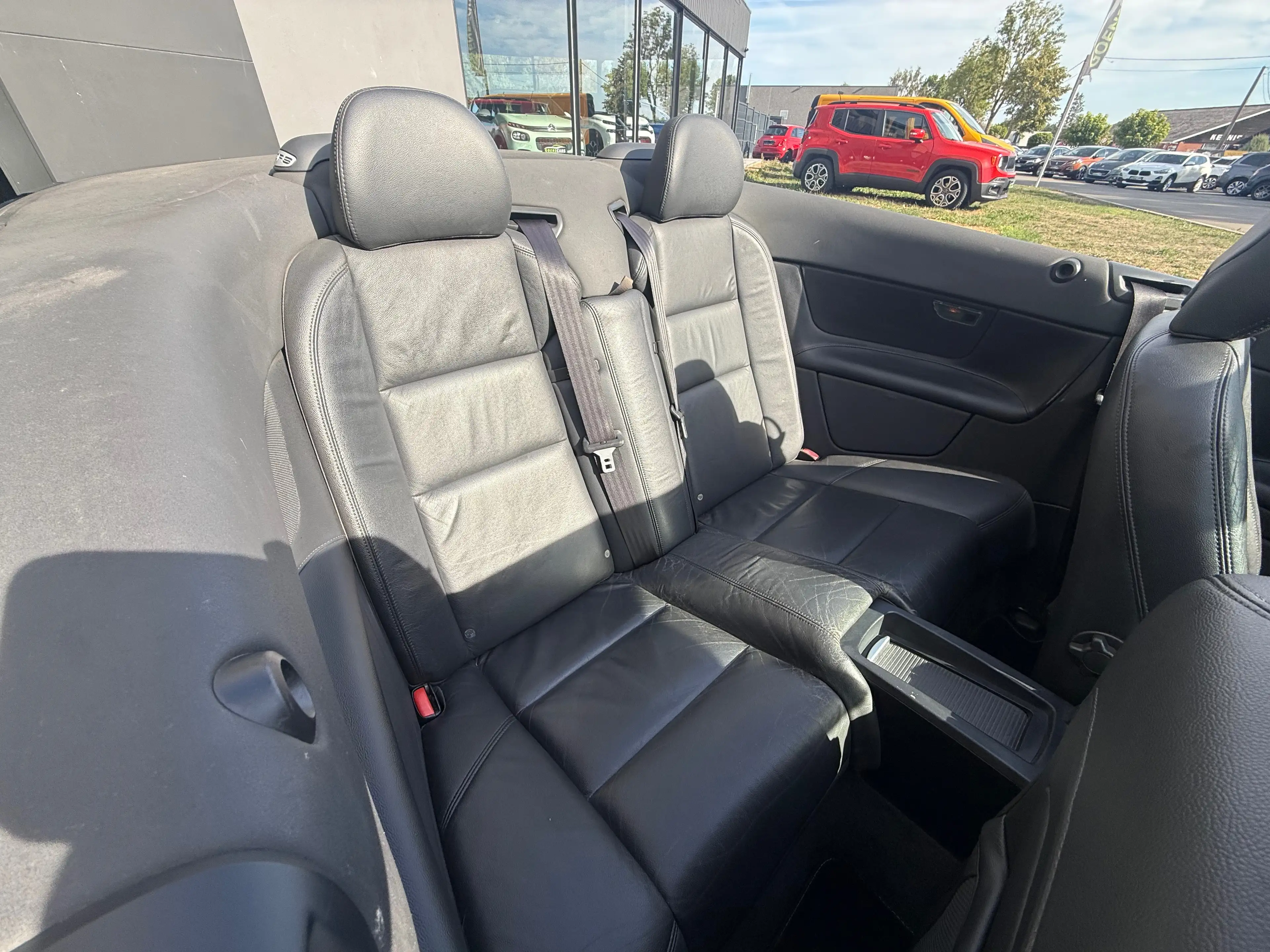 Volvo C70 C70 Cabriolet 2.0D BOÎTE AUTO,SIÈGES CHAUFFANTS,CRUISE,CLIM,RADIO… — photo 8