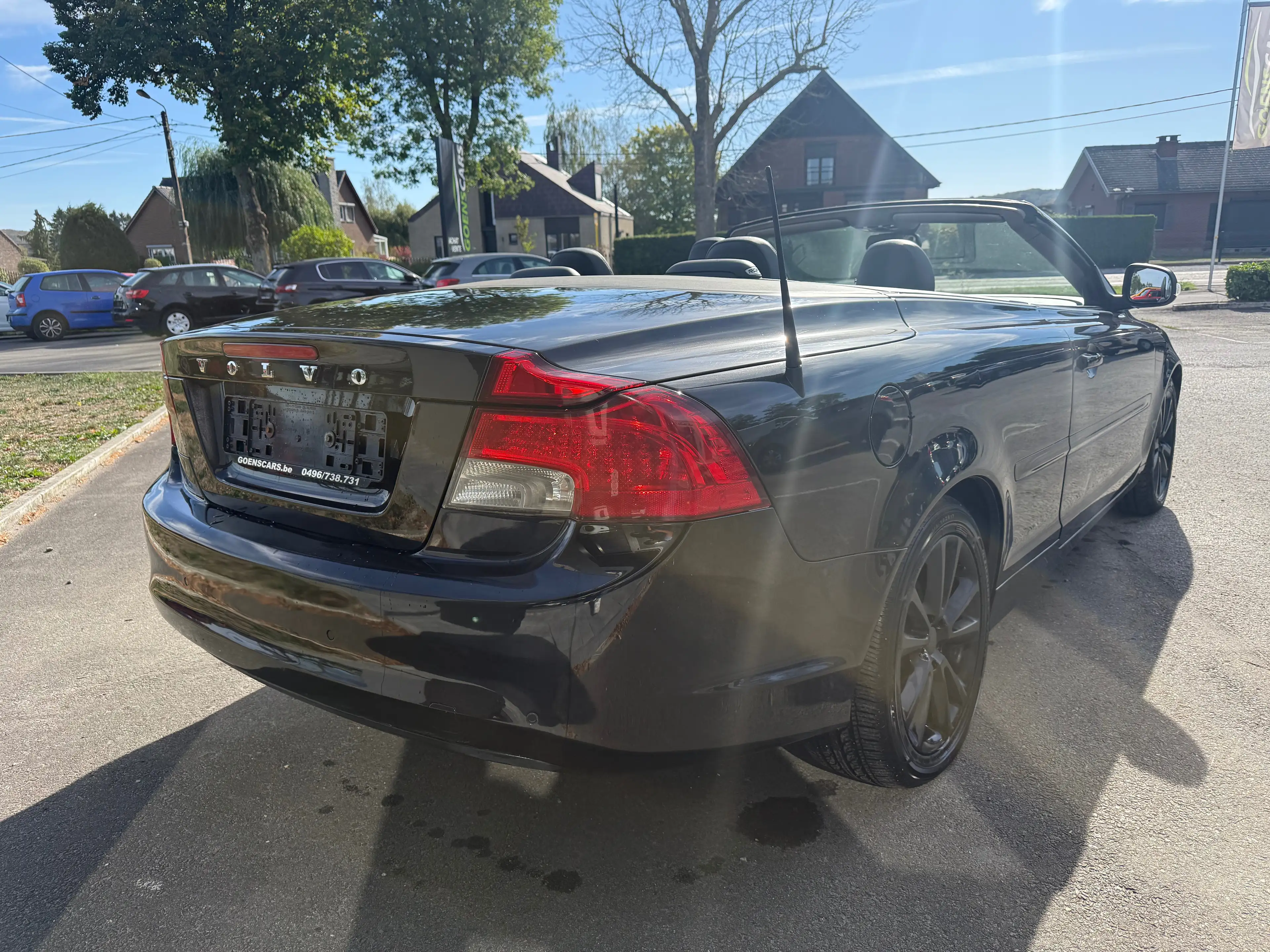 Volvo C70 C70 Cabriolet 2.0D BOÎTE AUTO,SIÈGES CHAUFFANTS,CRUISE,CLIM,RADIO… — photo 4