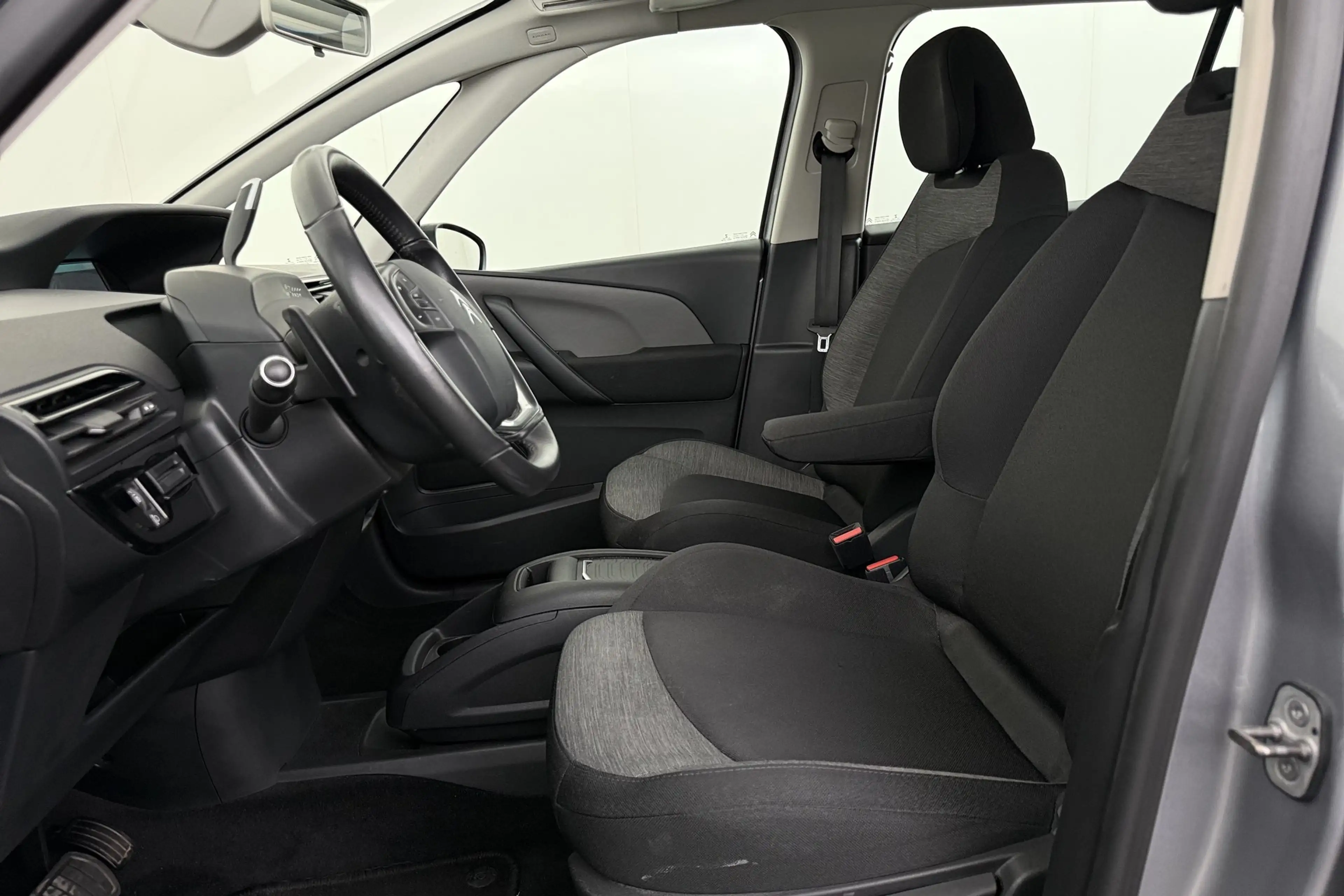 Citroen Spacetourer FEEL 1.2 i EAT8 + A/T + GPS + CARPLAY + PDC + CRUI — photo 10