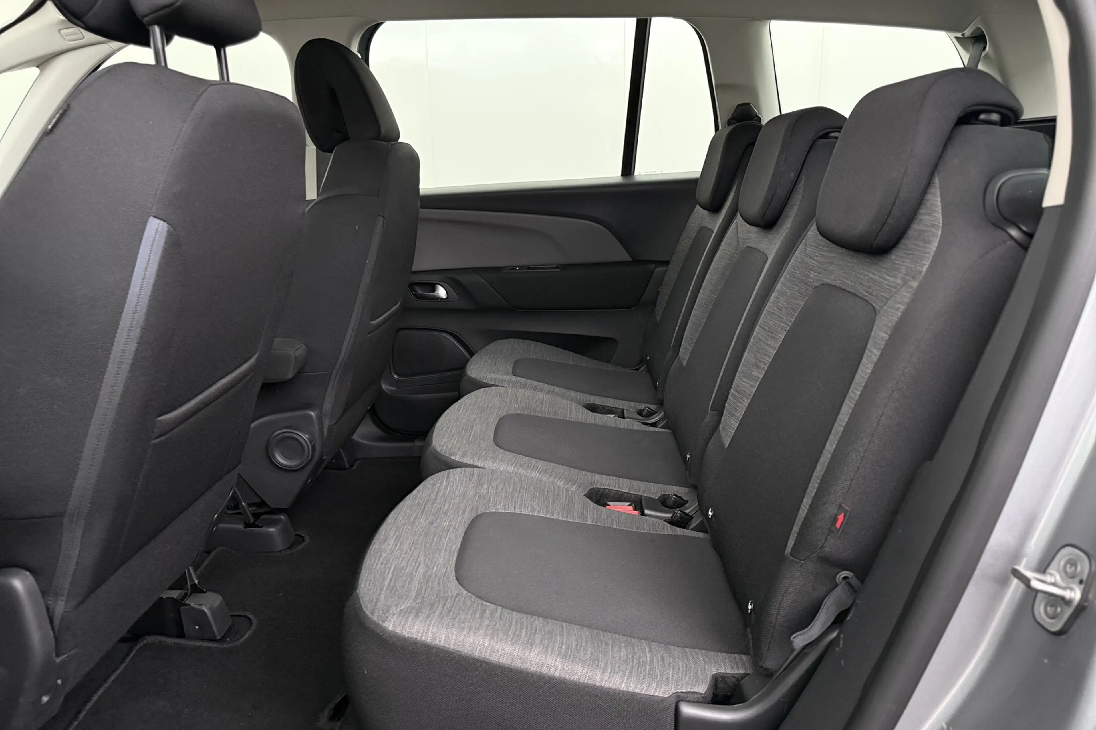 Citroen Spacetourer FEEL 1.2 i EAT8 + A/T + GPS + CARPLAY + PDC + CRUI — photo 13