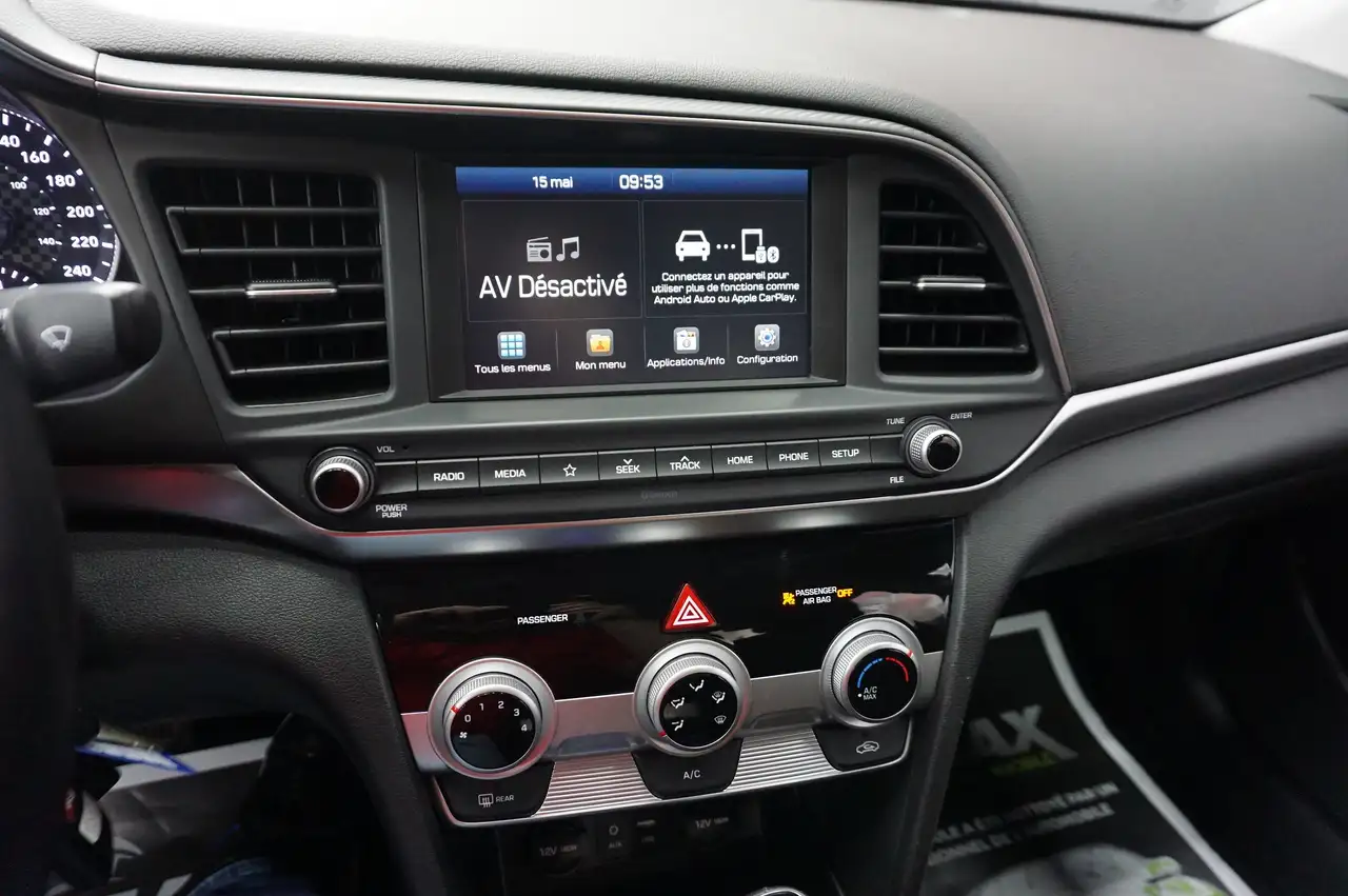 Hyundai ELANTRA снимка Hyundai ELANTRA